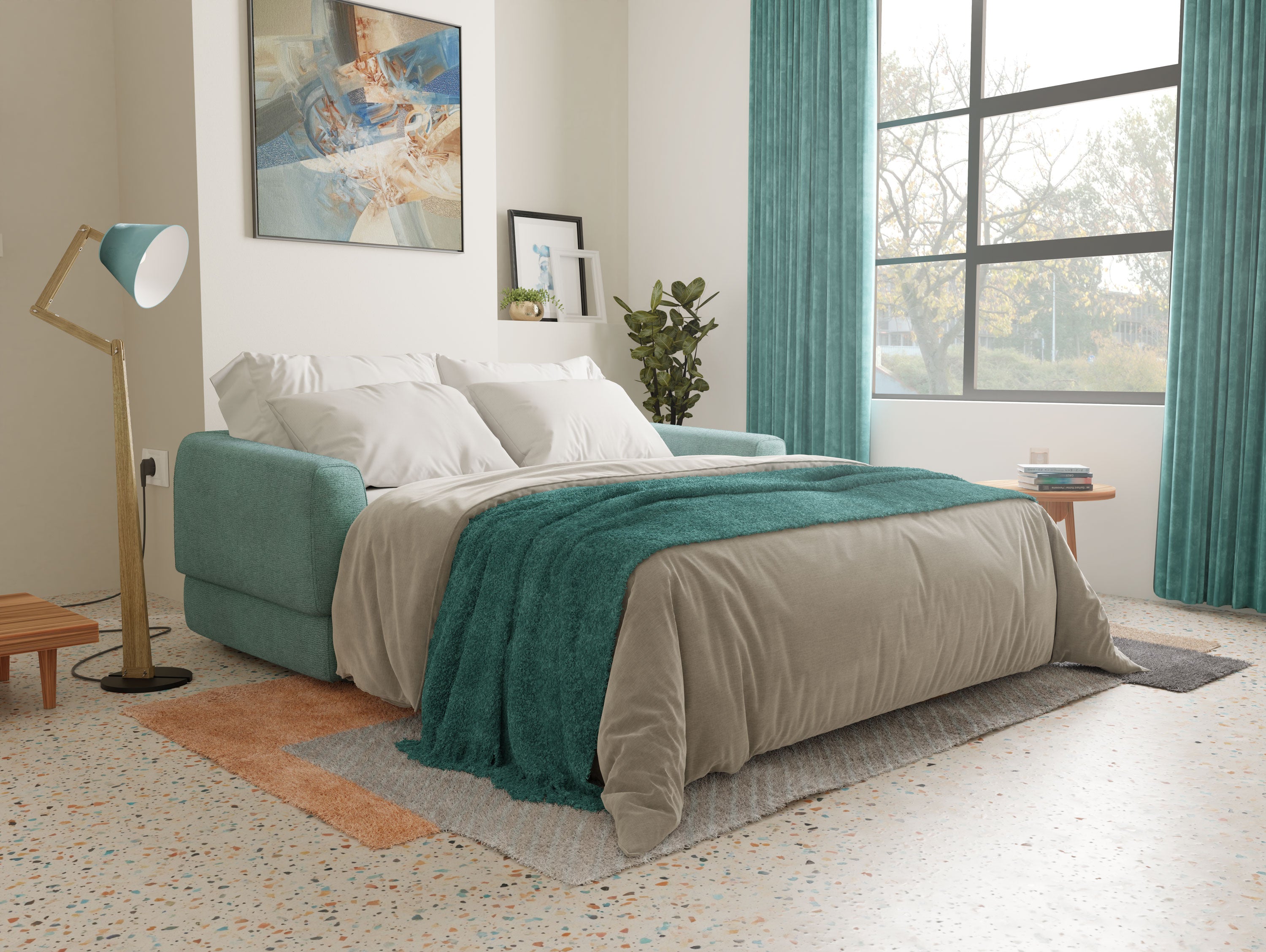 Camera da letto con letto beige, lenzuola verdi e marroni e una parete decorativa verde scuro. Sopra è appesa una mensola con libri e decorazioni. C'è un orologio, una lampada da terra, un mobiletto in legno e un tavolino in vetro con delle piante.