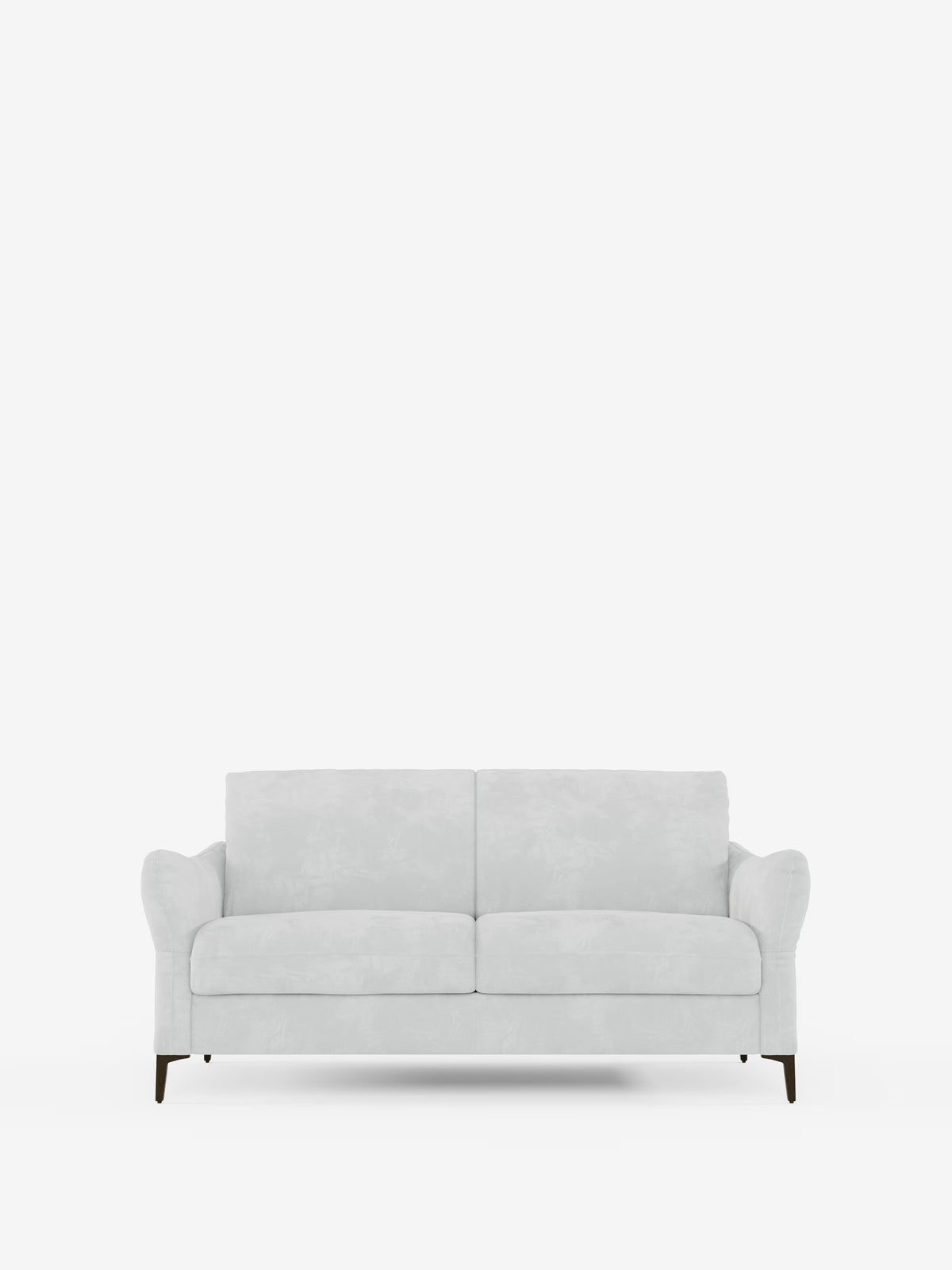 Un divano letto a due posti Dalia di Divani.Store, dal design contemporaneo e in grigio chiaro, caratterizzato da morbidi cuscini di seduta e schienale in tessuto T30 dal tocco vellutato, moderno e resistente alle macchie, braccioli arrotondati e gambe in legno scuro. Il design minimalista di ispirazione scandinava risalta su uno sfondo bianco a tinta unita.