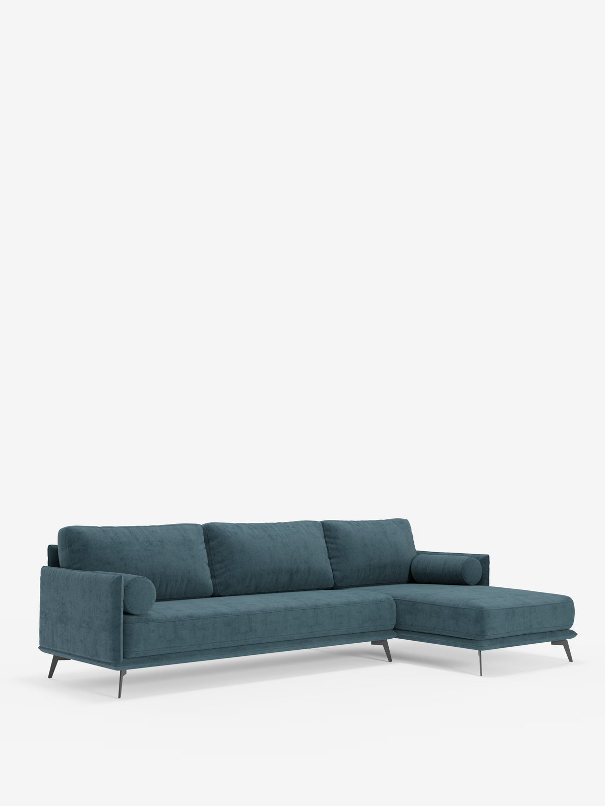 Il divano moderno angolare con penisola “Basalto” di Divani.Store presenta un design moderno in color verde acqua con una base sottile in metallo, tre cuscini di seduta e tre di schienale realizzati in tessuto T31 antimacchia e imbottiti in piuma, oltre a un’ampia chaise longue sul lato destro. Questo elegante divano angolare con penisola incarna lo stile contemporaneo e il comfort sofisticato. Il divano moderno è presentato su uno sfondo bianco a tinta unita.