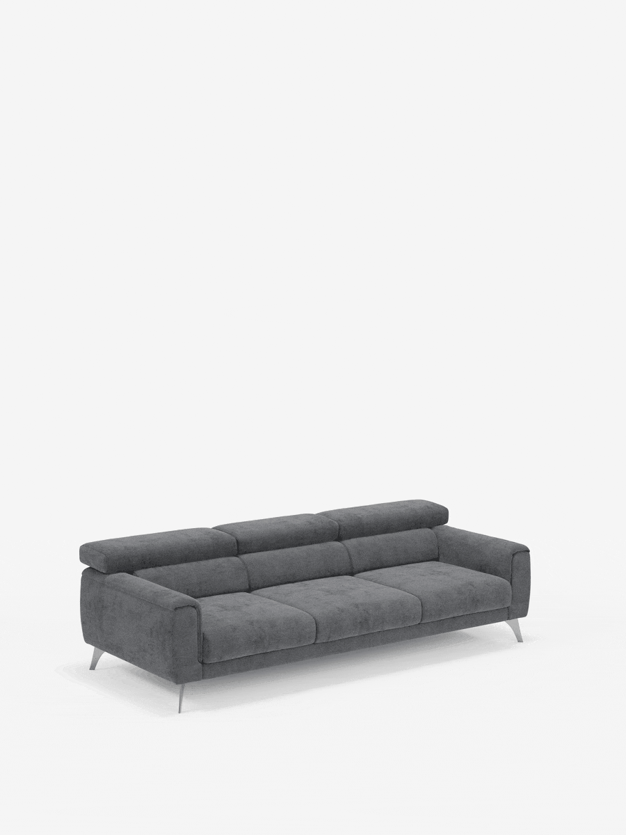 Il divano moderno Caravaggio a 4 posti con tre sedute scorrevoli di Divani.Store, rivestito in tessuto T31 facile da pulire color grigio scuro, presenta uno schienale basso con poggiatesta reclinabili, cuscini trapuntati e sottili gambe in metallo. Il design minimalista vanta linee pulite e un morbido rivestimento su uno sfondo bianco a tinta unita, per un look contemporaneo e sofisticato.