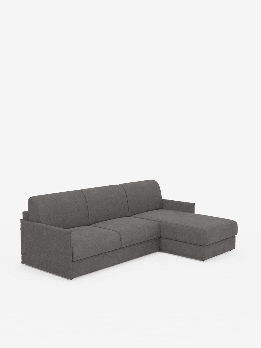 Ecco una versione della tua frase che utilizza i dati del prodotto forniti: Il divano letto angolare con penisola contenitore Evans di Divani.Store è un moderno divano componibile a L di colore grigio scuro, dotato di tre cuscini di seduta, schienali bassi e una chaise longue rivolta verso destra con una pratica penisola contenitore, raffigurato su uno sfondo bianco a tinta unita.