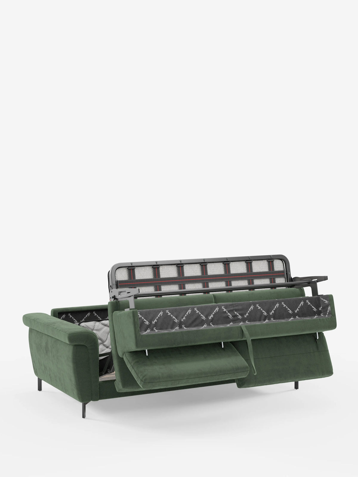 Il divano letto di design “Capri” di Divani.Store, di colore verde, caratterizzato da piedini alti neri e poggiatesta reclinabili, è raffigurato parzialmente aperto in configurazione letto. I cuscini della seduta e dello schienale, realizzati in raffinato tessuto effetto velluto smacchiabile T30, sono sollevati per rivelare la struttura in metallo e il meccanismo interno del materasso. Su uno sfondo bianco a tinta unita, questo versatile divano mette in risalto l’eleganza della manifattura italiana.