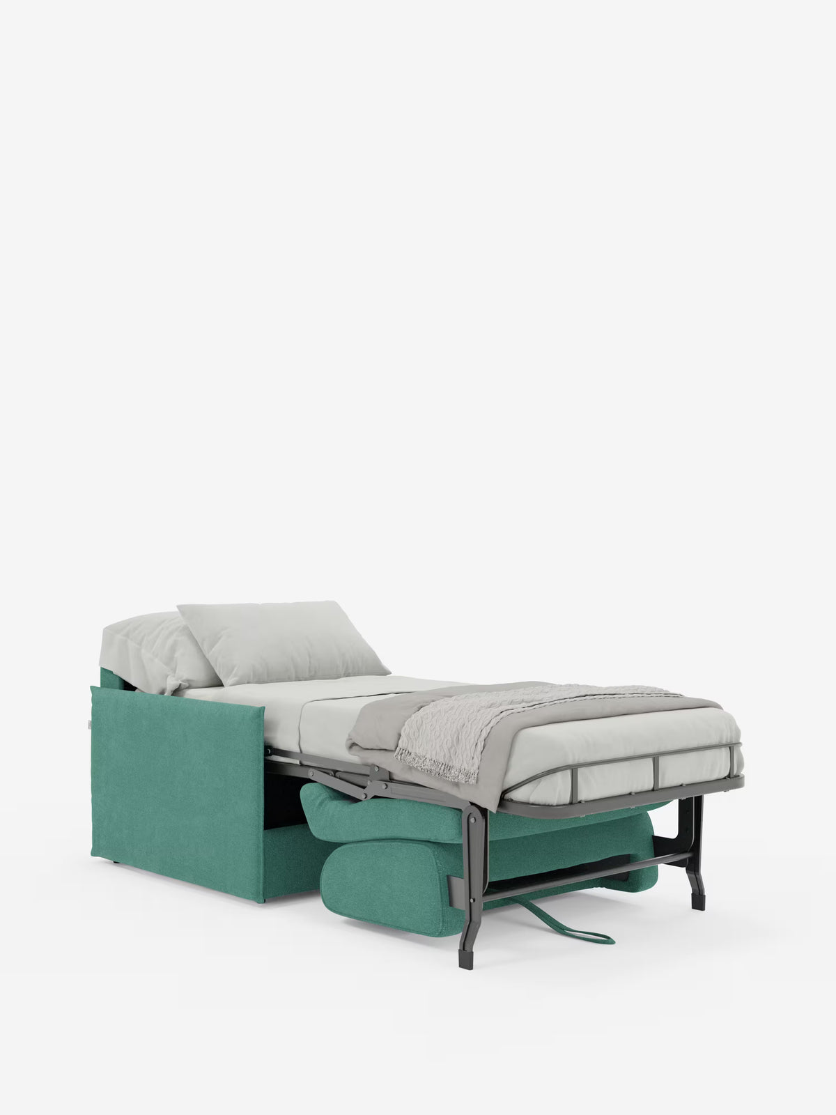 La poltrona letto compatta Evans di Divani.Store è raffigurata nella versione estesa a letto singolo. Rivestita in color verde acqua, questa poltrona letto salvaspazio è dotata di un rivestimento sfoderabile realizzato in tessuto T23 resistente alle macchie ed è dotata di un comodo materasso da 70x197 cm. La biancheria da letto grigio chiaro — composta da coperta, lenzuolo e cuscino — impreziosisce il letto per un comfort ancora maggiore. Sotto la poltrona sono visibili una struttura in metallo nero e un