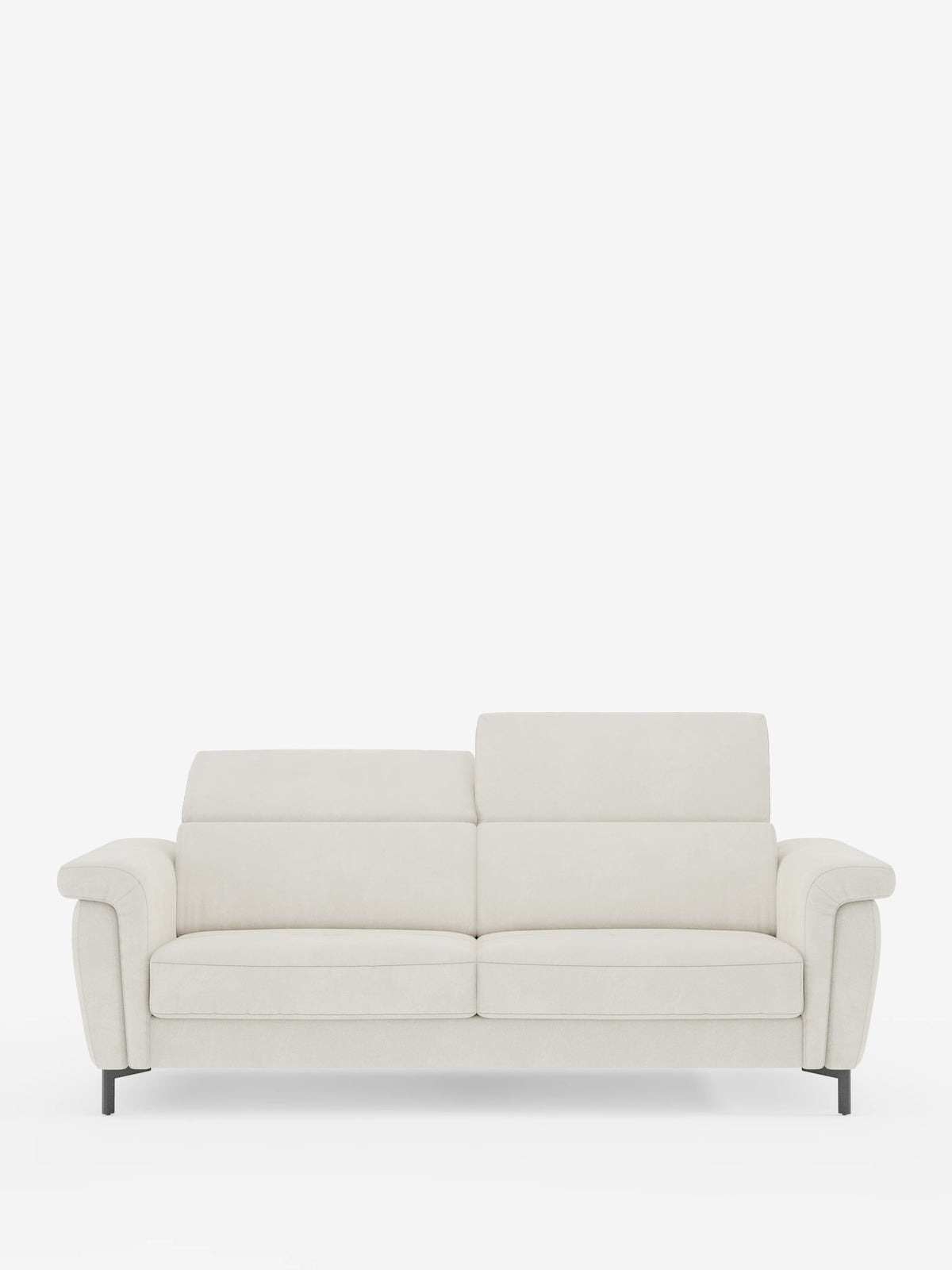 Un divano letto di design contemporaneo della linea Capri di Divani.Store, rivestito in raffinato tessuto T30 effetto velluto, resistente alle macchie, in beige chiaro. Questo divano presenta ampi braccioli imbottiti, schienali dal profilo basso con poggiatesta regolabili e sottili gambe alte di colore nero. Con le sue linee pulite e l’estetica minimalista che incarna la raffinata manifattura italiana, il divano risalta magnificamente su uno sfondo bianco a tinta unita.