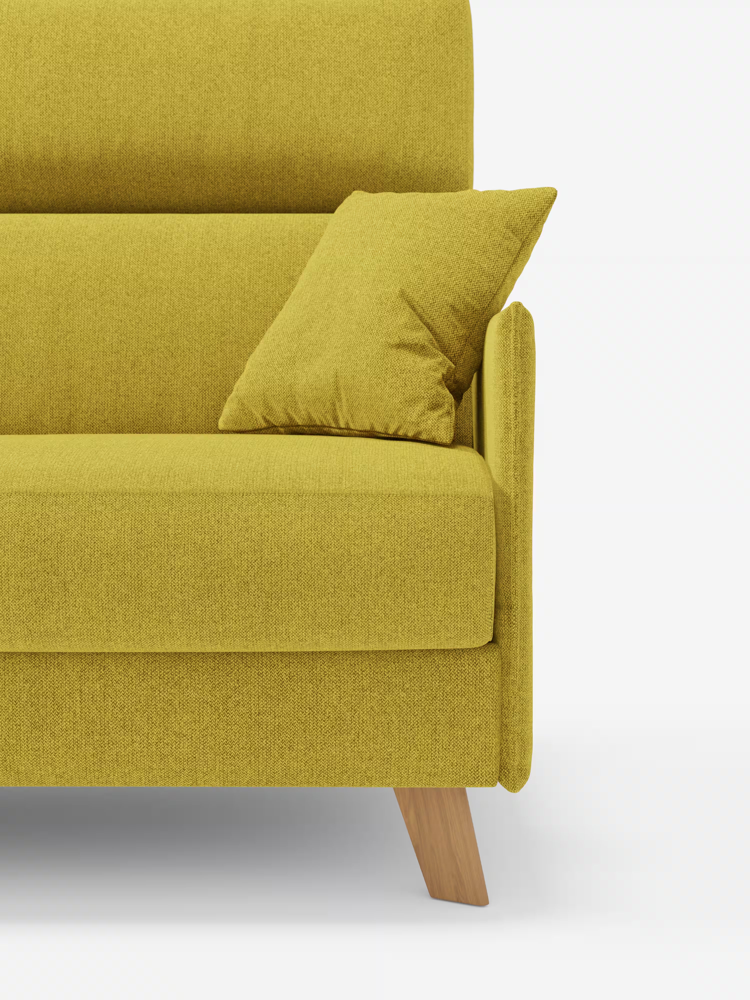 Certo! Ecco la frase riscritta utilizzando i dati del tuo prodotto: Il lato sinistro del divano letto matrimoniale Sole dal design compatto di Divani.Store è raffigurato in una prospettiva frontale, che ne mette in risalto il rivestimento giallo-verde in tessuto smacchiabile T23, lo stile scandinavo moderno con gambe in legno angolate, i braccioli alti con un unico cuscino abbinato e i poggiatesta reclinabili. Il divano è sfoderabile al 100% ed è posizionato su uno sfondo bianco a tinta unita.