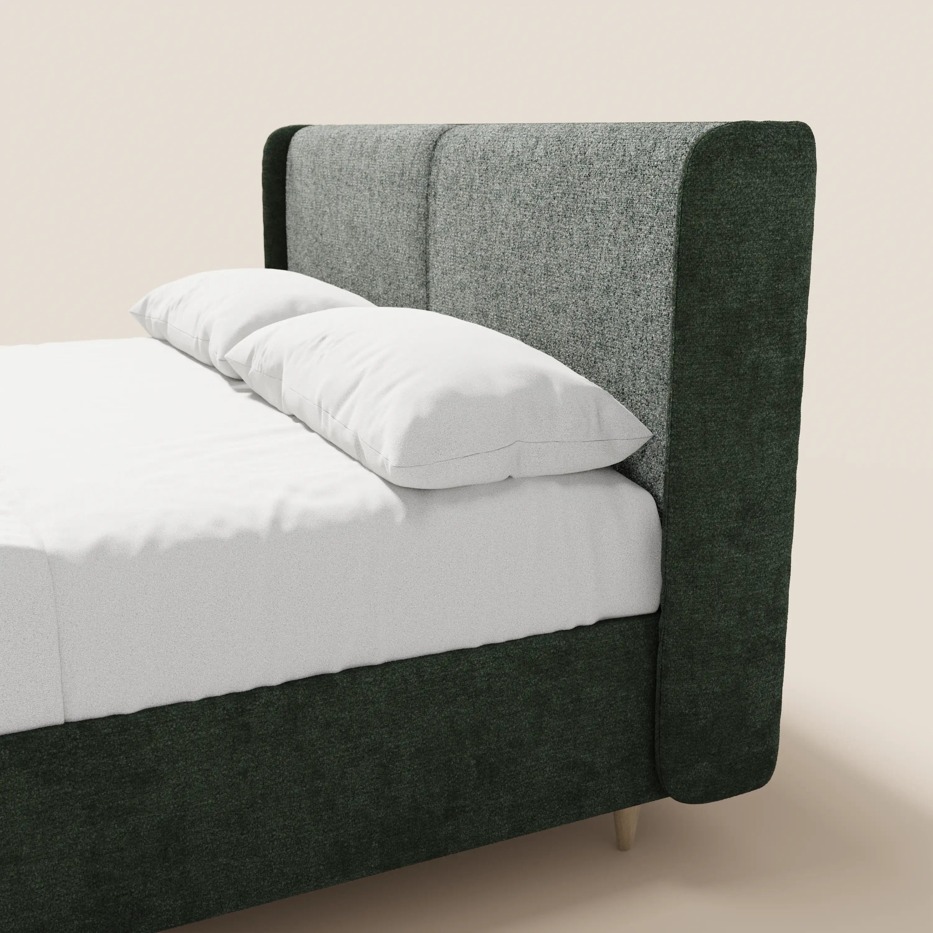 Il letto imbottito bicolore VALKIRIA di Letti.store presenta una testiera curva avvolgente e cuscini per lo schienale; la struttura in verde scuro abbinata al tessuto grigio mette in risalto il design italiano su uno sfondo chiaro.