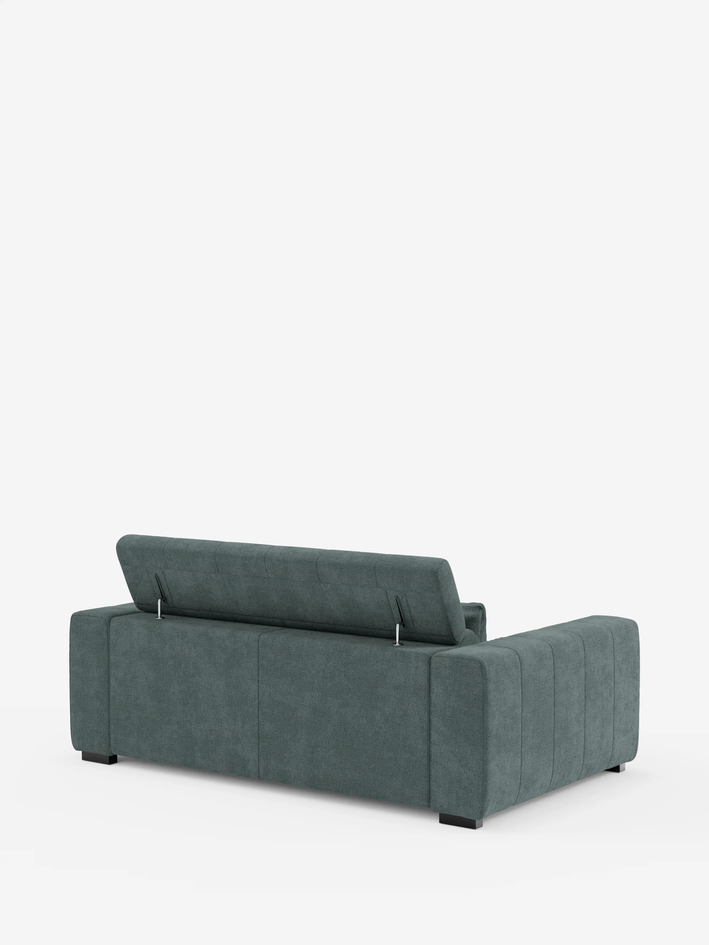 Ecco una versione riscritta utilizzando i dati del prodotto forniti: il divano a 3 posti Doric di Divani.Store, rivestito in tessuto T23 antimacchia color verde acqua, è ripreso da dietro con il poggiatesta regolabile parzialmente sollevato per rivelare un vano portaoggetti nascosto. Questo divano moderno presenta una silhouette pulita e squadrata e una delicata trapuntatura verticale su uno sfondo bianco a tinta unita.