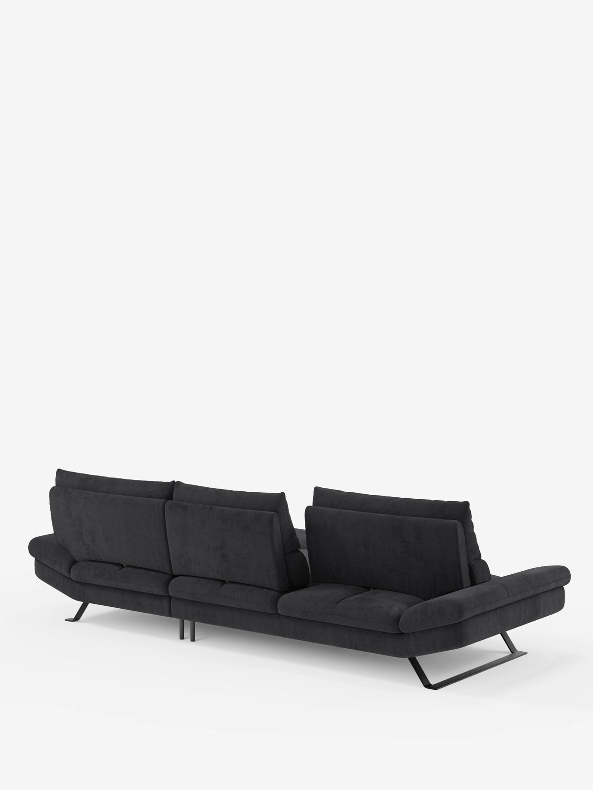 Vi presentiamo il divano angolare Eclipse con penisola e schienali traslanti in microfibra tecnica smacchiabile T11 di Divani.Store: un moderno divano angolare nero dotato di una sezione chaise longue e di schienali regolabili (schienali traslanti), presentato su uno sfondo bianco. Con il suo design elegante e minimalista e i morbidi cuscini che richiamano l’artigianato italiano, questo divano angolare viene presentato con il lato posteriore rivolto verso l’osservatore.