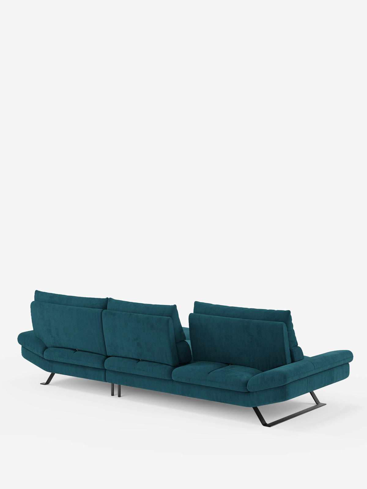 Eclipse Divano angolare con penisola e schienali traslanti in microfibra tecnica smacchiabile T11 di Divani.Store è un moderno divano componibile color verde acqua a tre posti con chaise longue, caratterizzato da ampi cuscini, comfort regolabile grazie agli schienali traslanti, schienali angolati, sottili gambe in metallo nero e morbido rivestimento in microfibra tecnica. È esposto su uno sfondo bianco a tinta unita.