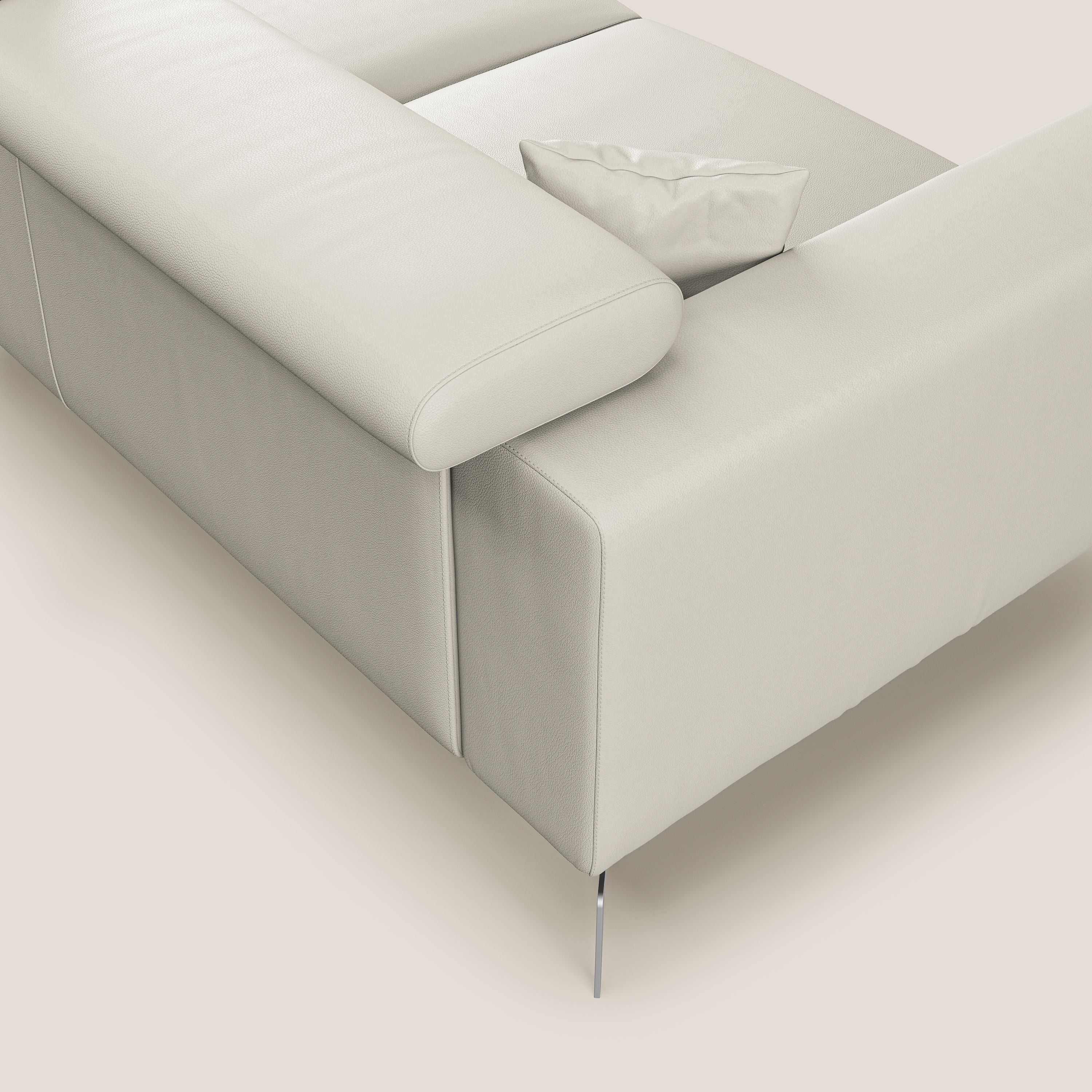 Blade Divano moderno angolare con poggiatesta reclinabili in Ecopelle T04 bianco - divani.store