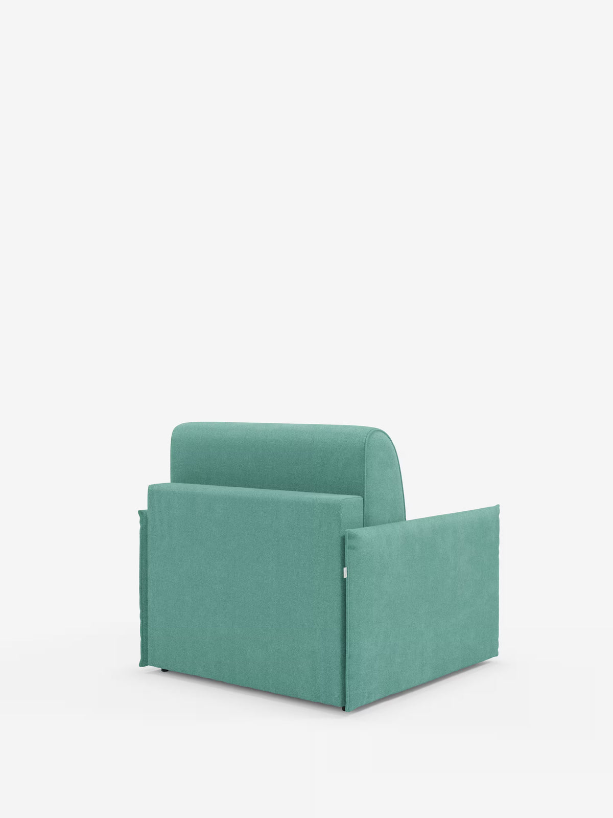 La poltrona letto compatta Evans con materasso di Divani.Store è una poltrona moderna, rivestita in tessuto color verde acqua, dalle linee pulite e dalla silhouette squadrata, qui raffigurata in una prospettiva posteriore. Lo schienale presenta una parte superiore leggermente arrotondata, mentre i braccioli si estendono verso l’esterno alla stessa altezza dello schienale. Rivestita in tessuto T23 sfoderabile e resistente alle macchie, questa versatile poltrona è ideale come poltrona letto salvaspazio e si