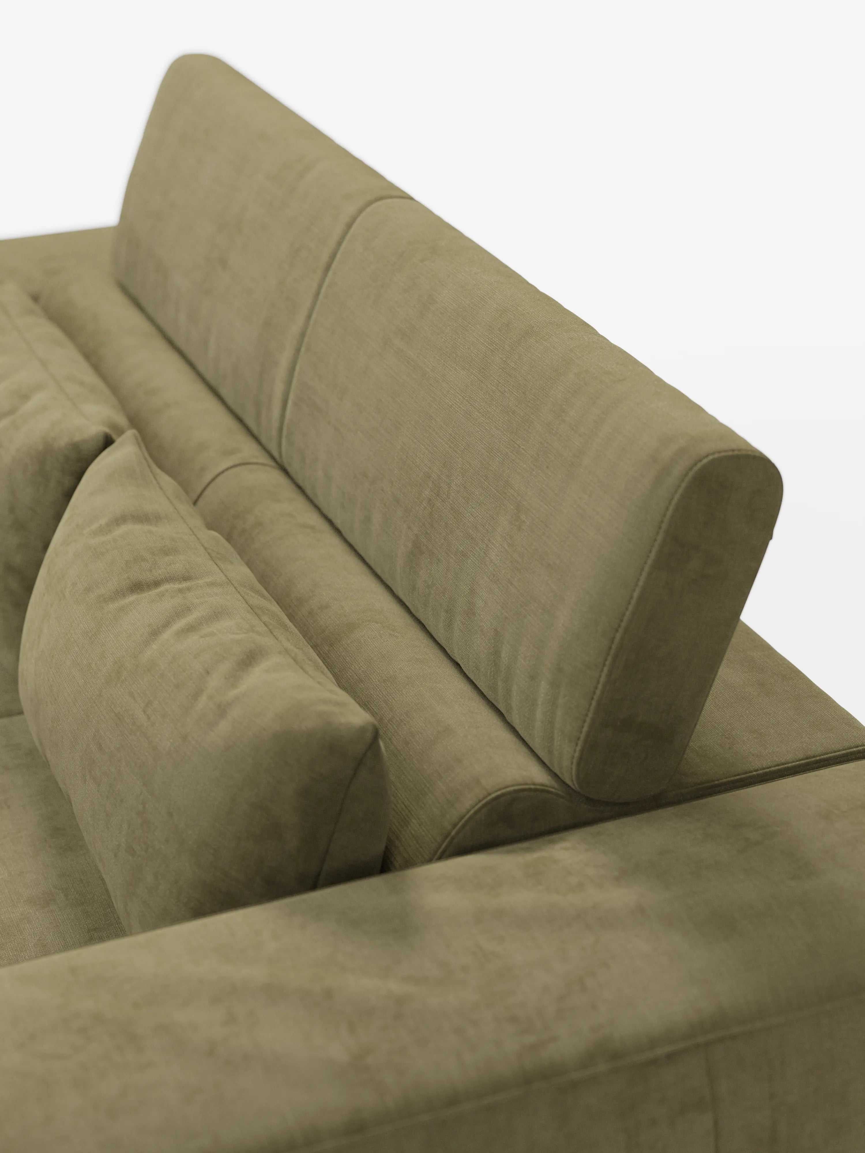 Primo piano del divano Monarch Divano con Relax Elettrico di Divani.Store, rivestito in morbido tessuto T31 verde oliva, resistente alle macchie, dalle linee pulite. L’immagine mette in risalto il poggiatesta reclinabile integrato e un cuscino rettangolare abbinato per lo schienale, entrambi perfettamente integrati in questo divano dal design contemporaneo. Lo sfondo bianco a tinta unita mette in risalto il rivestimento testurizzato del divano.