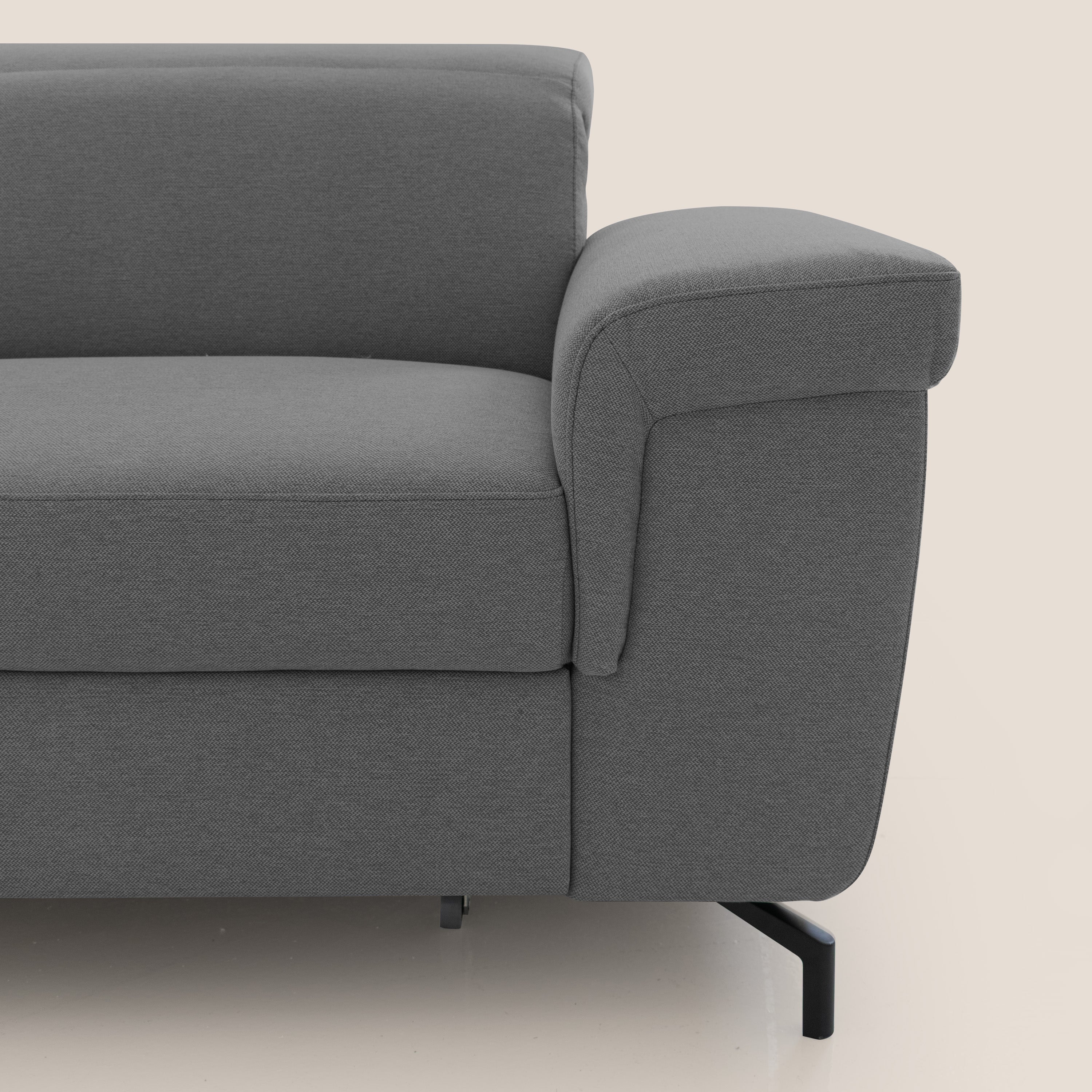 Aisha Divano con poggiapiedi estraibile piedini alti e poggiatesta reclinabili in tessuto Smacchiabile T05 antracite - divani.store