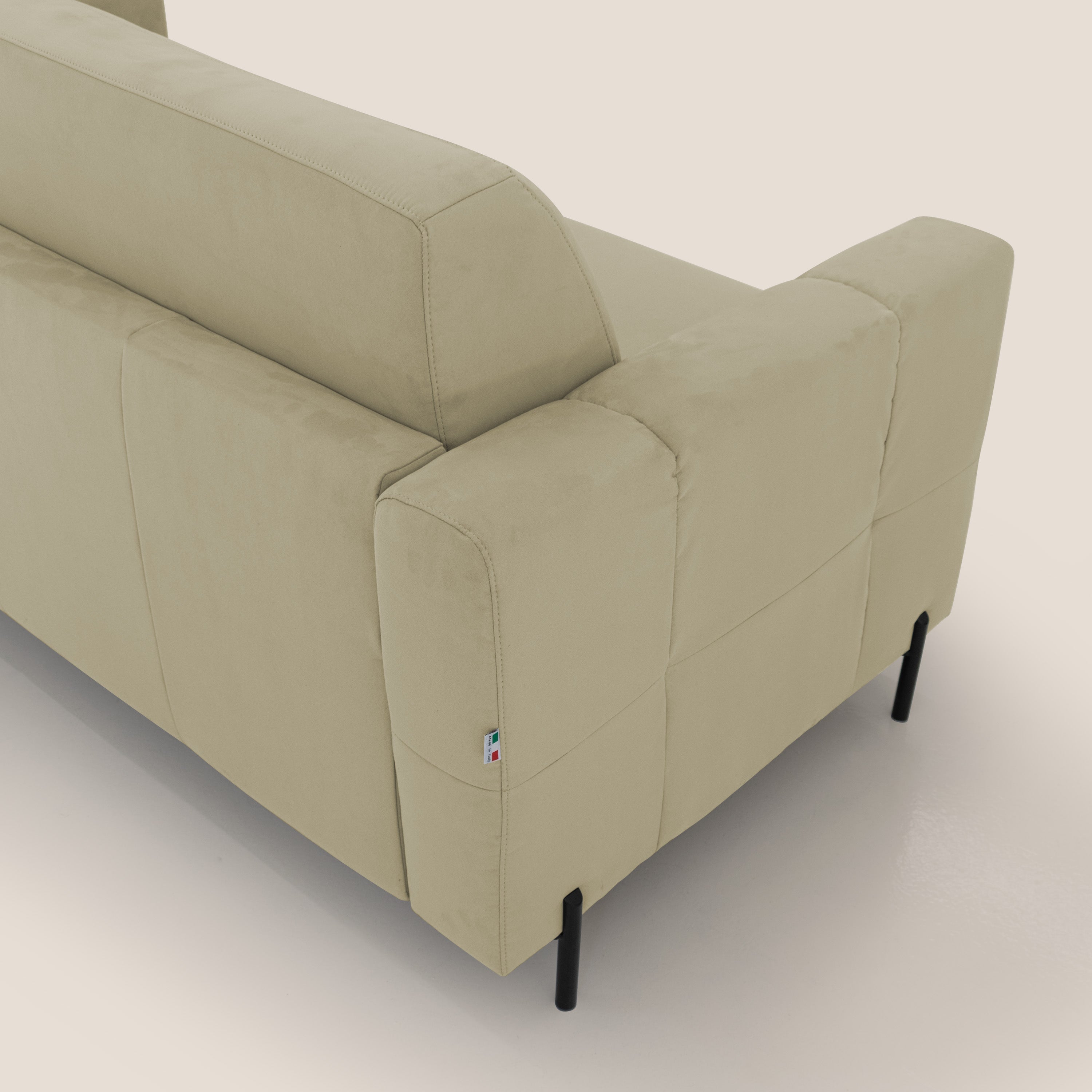 Ortensia divano letto materasso H18 cm con piedi alti in elegante microfibra smacchiabile T11 beige - divani.store