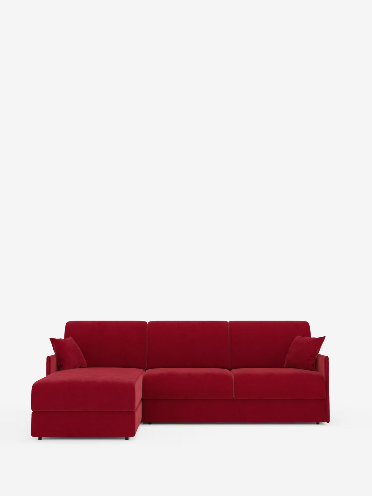 Il divano letto angolare con penisola contenitore Evans di Divani.Store è un moderno divano componibile a L di colore rosso, dotato di tre cuscini di seduta, una chaise longue sul lato sinistro con un pratico vano contenitore (penisola contenitore), uno schienale basso e due cuscini quadrati coordinati, il tutto su uno sfondo bianco a tinta unita. Il design compatto è rivestito in tessuto T23 facile da pulire.