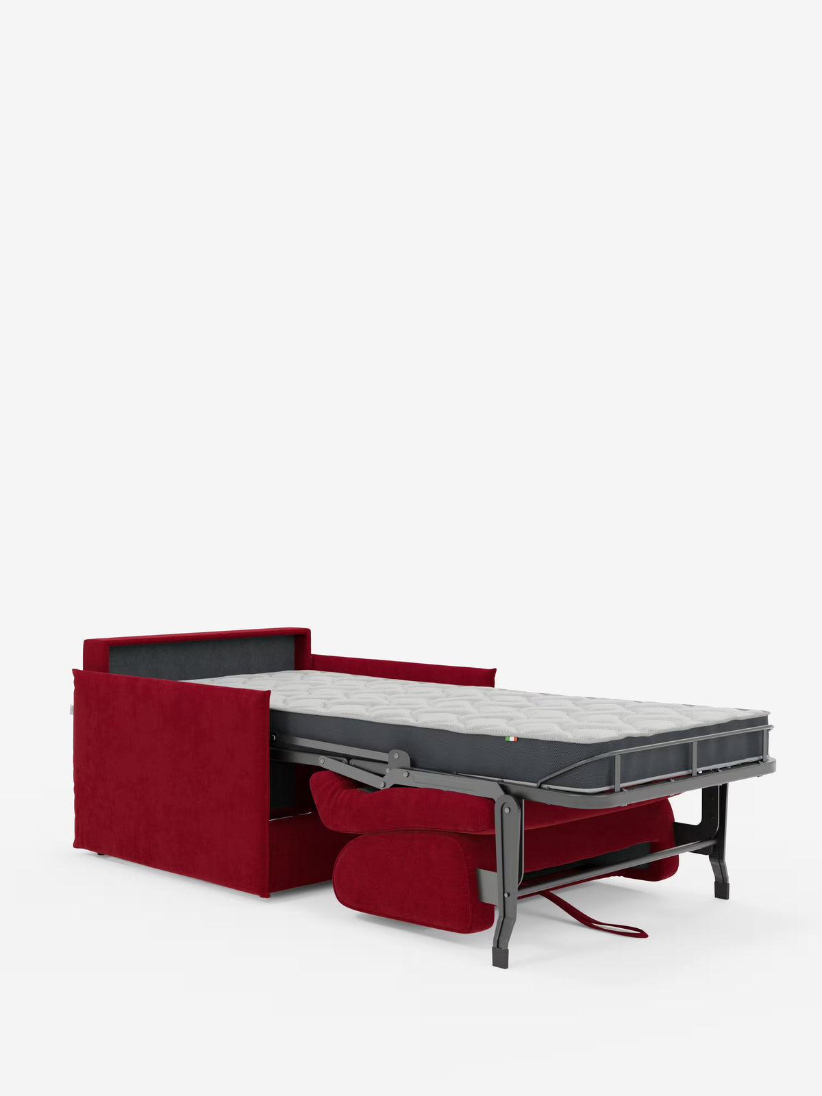Una poltrona letto compatta Evans rossa di Divani.Store, sfoderabile in tessuto smacchiabile T23, è dotata di un meccanismo estraibile nascosto che la trasforma in un letto singolo con un materasso sottile da 70x197 cm, una struttura pieghevole in metallo e l’imbottitura visibile sotto il letto una volta aperto. Su uno sfondo bianco a tinta unita, questa poltrona letto salvaspazio è ideale per gli spazi abitativi compatti.