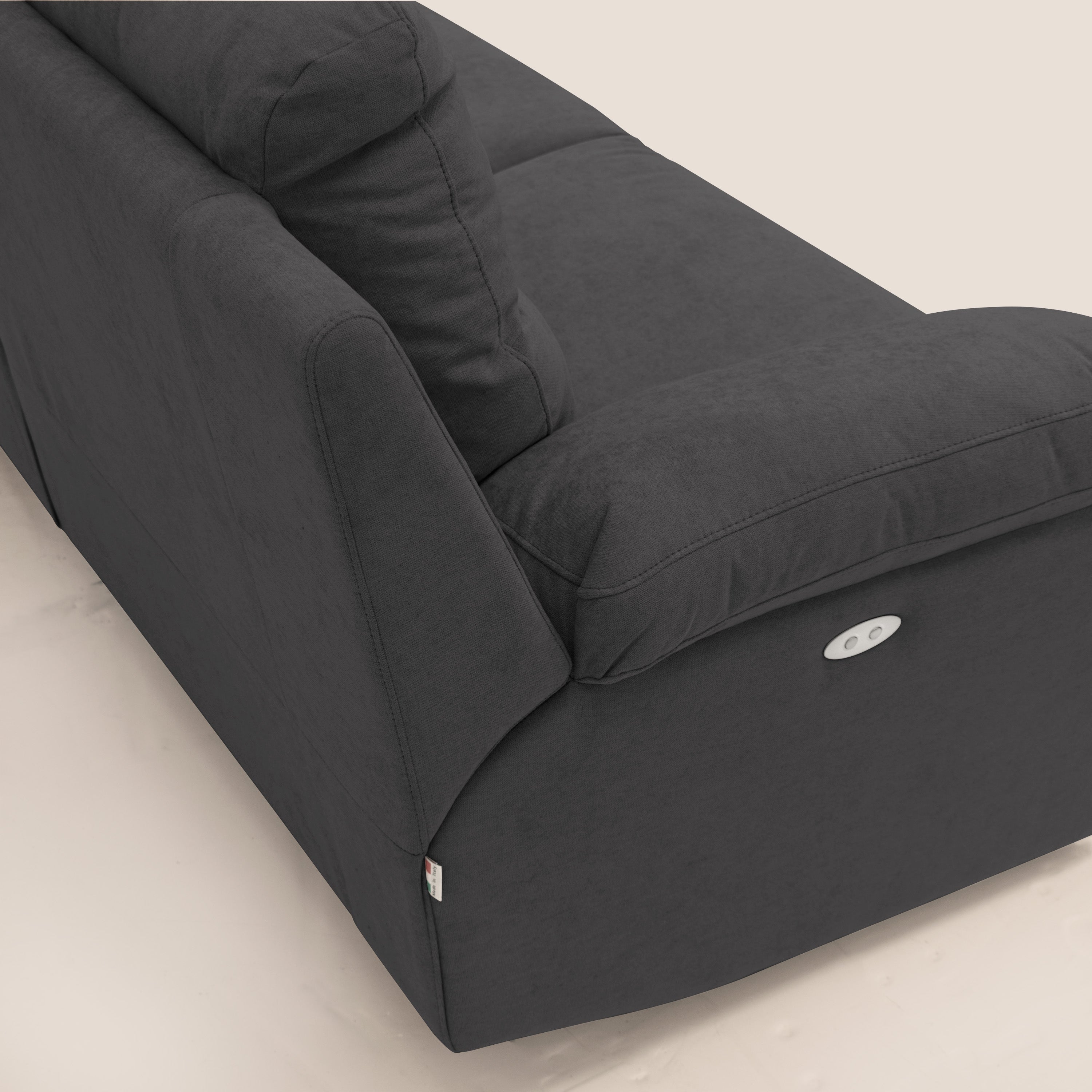 Romeo Divano relax con recliner elettrico in morbido tessuto impermeabile T02 nero - divani.store