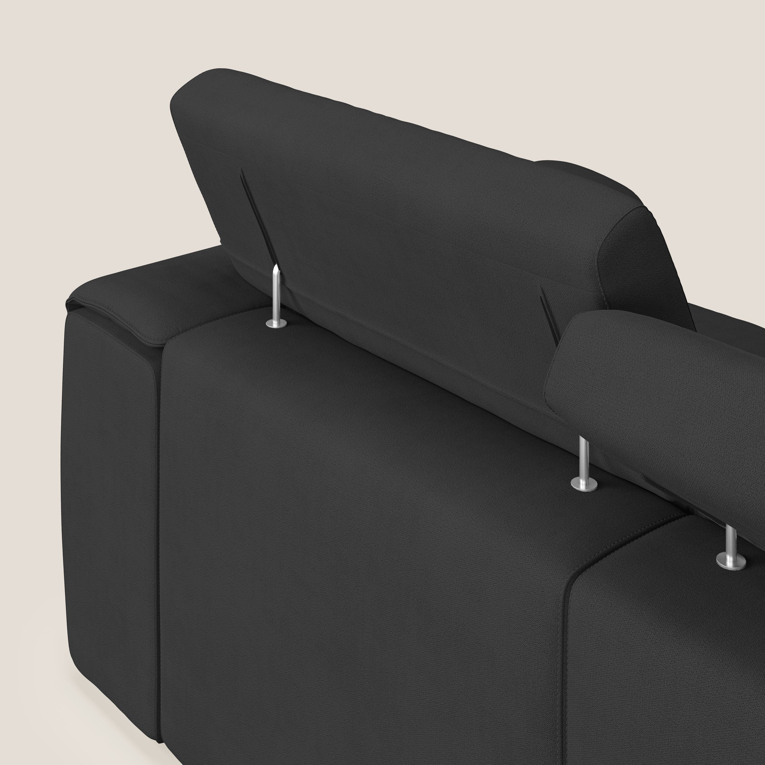 Zeno Divano con pouf estraibile poggiapiedi a 3 sedute in tessuto morbido impermeabile T02 nero - divani.store