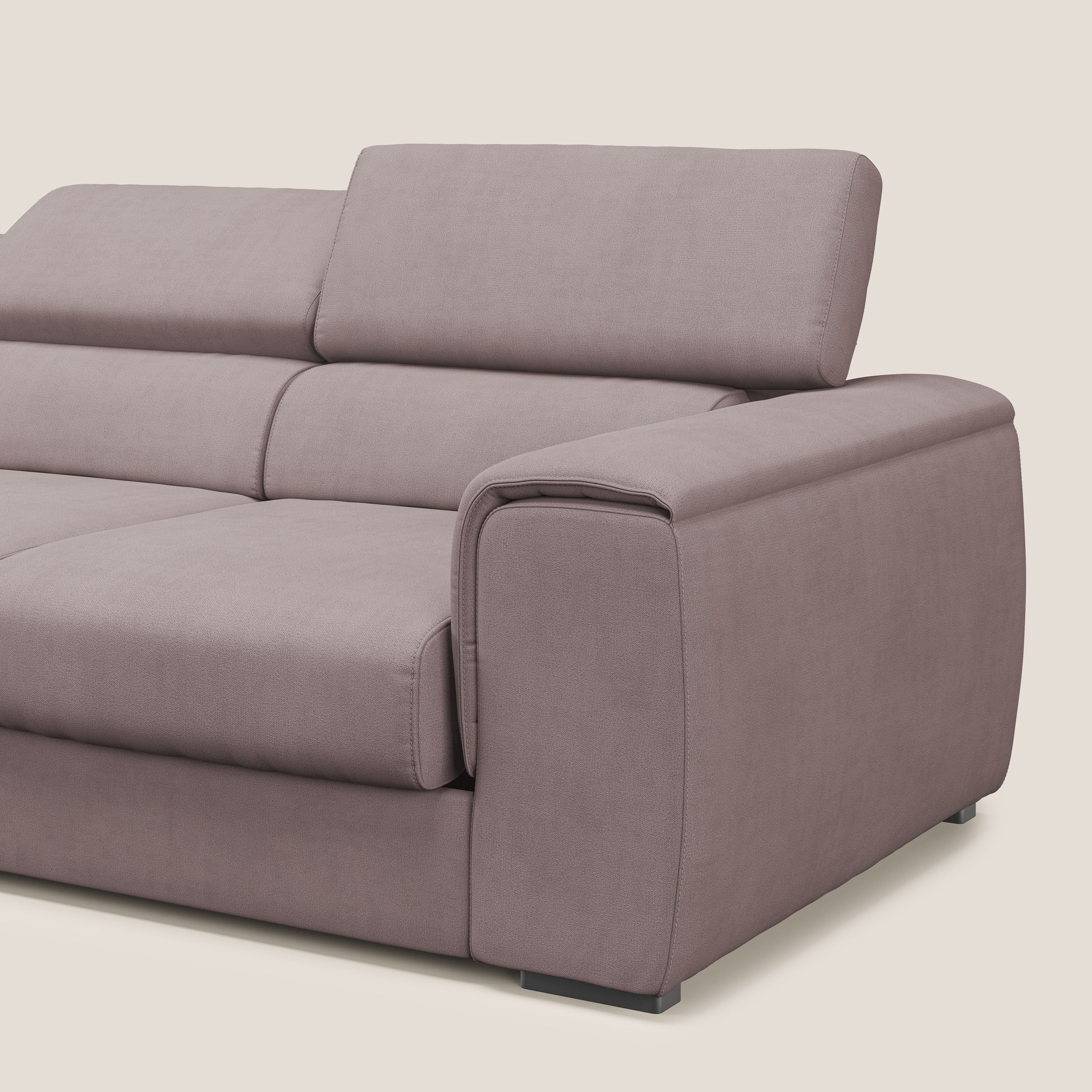 Zeno Divano con pouf estraibile poggiapiedi a 3 sedute in tessuto morbido impermeabile T02 rosa - divani.store