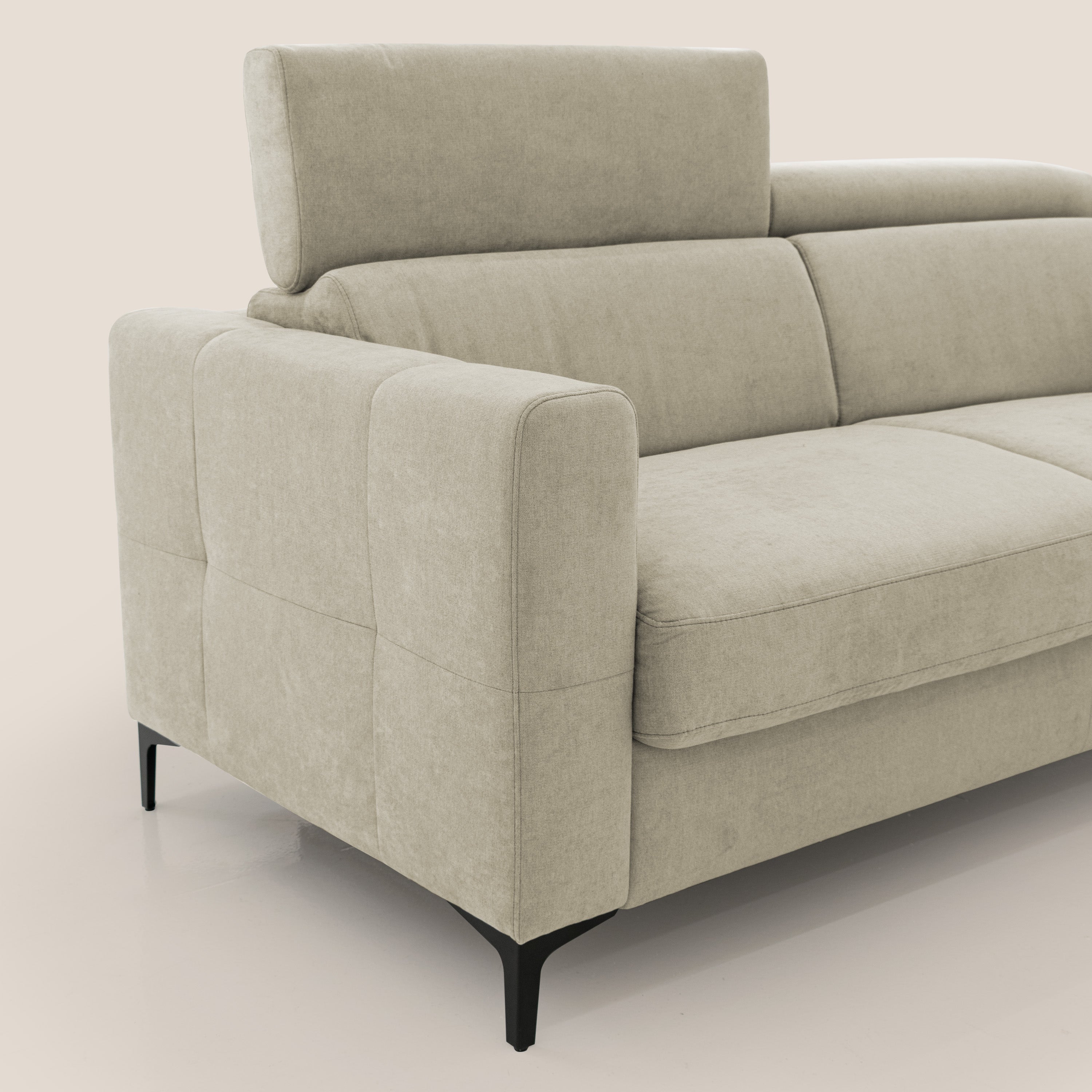 Gardenia divano letto materasso alto 18 cm con poggiatesta reclinabili e rivestimento impermeabile T02 panna - divani.store