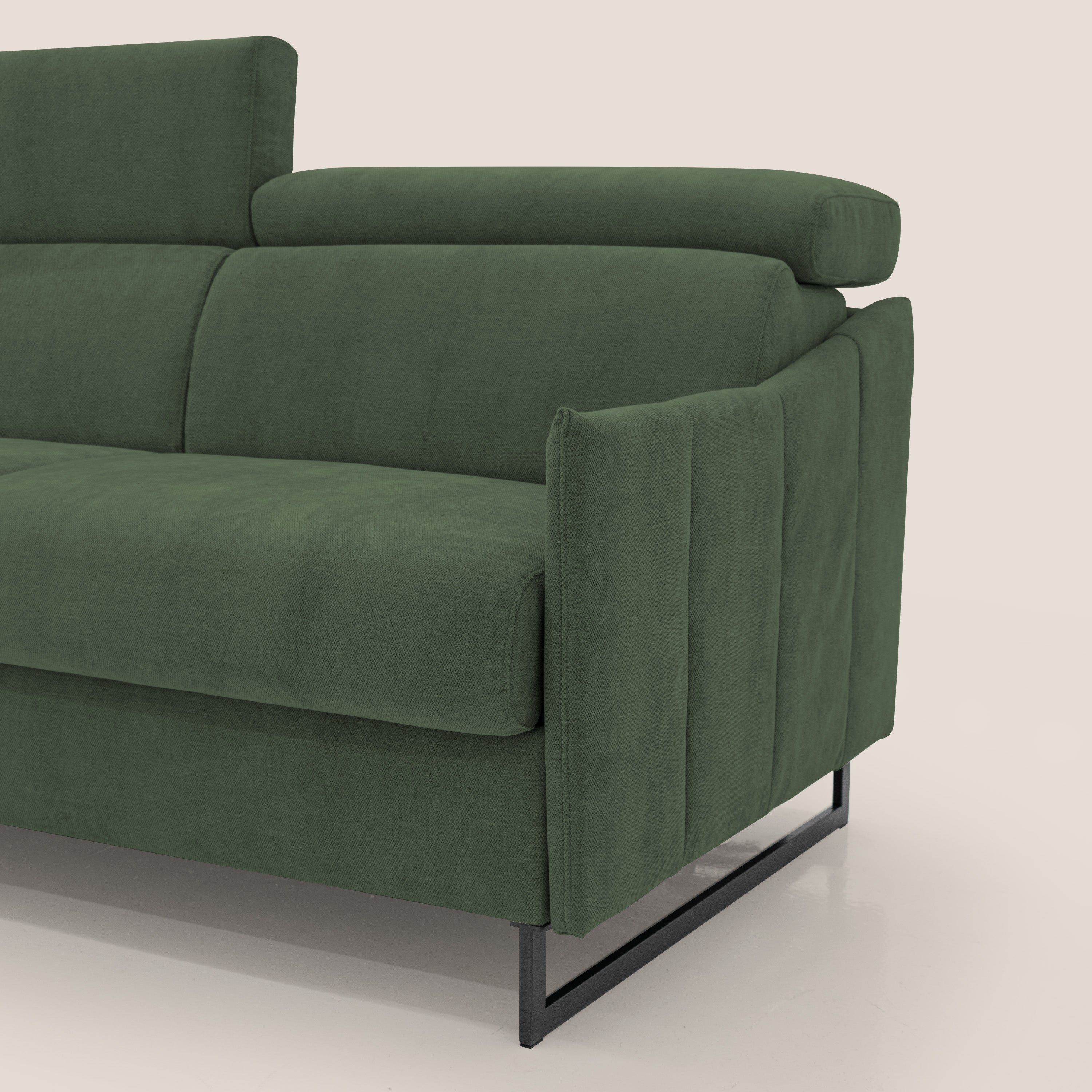 Loto divano letto salvaspazio materasso H18 cm con piedi alti in morbido tessuto impermeabile T14 verde - divani.store