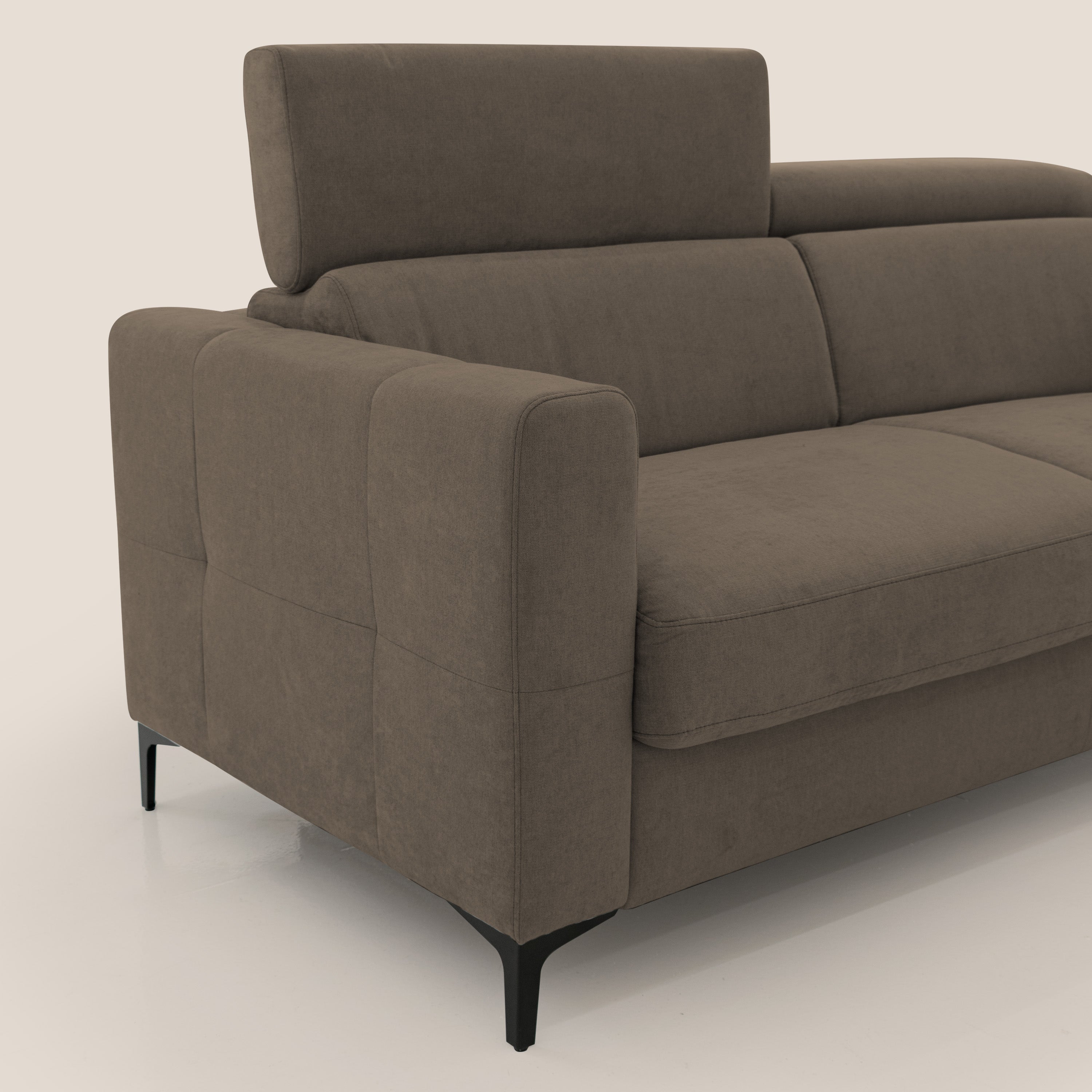 Gardenia divano letto materasso alto 18 cm con poggiatesta reclinabili e rivestimento impermeabile T02 marrone - divani.store