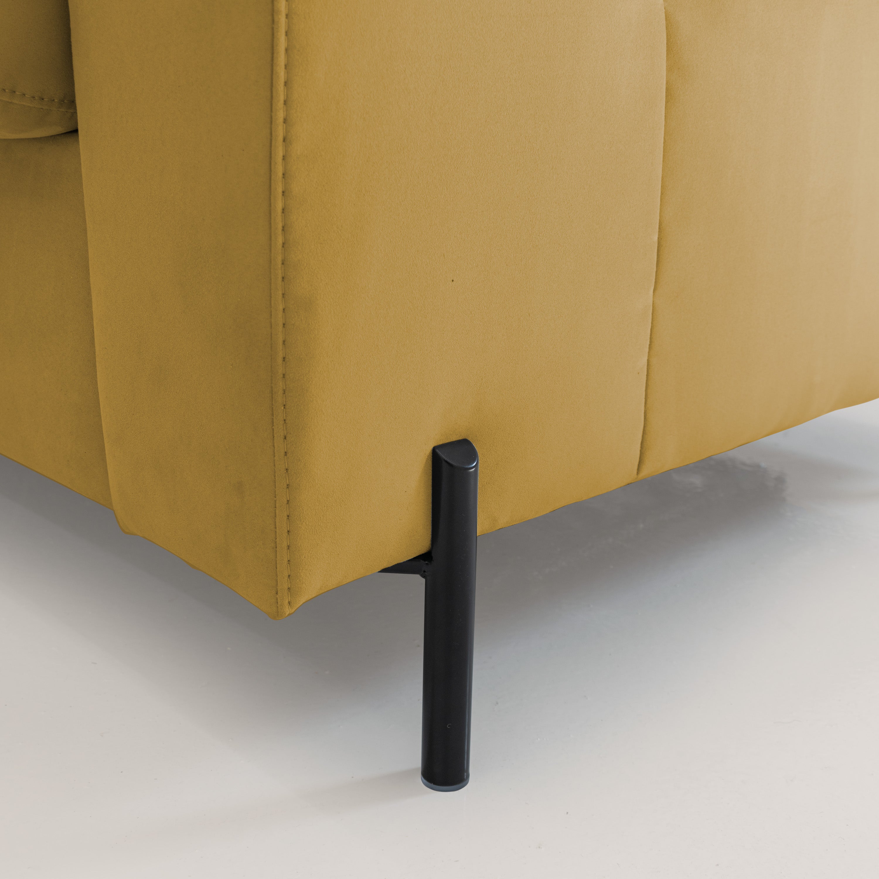 Ortensia divano letto materasso H18 cm con piedi alti in elegante microfibra smacchiabile T11 giallo - divani.store