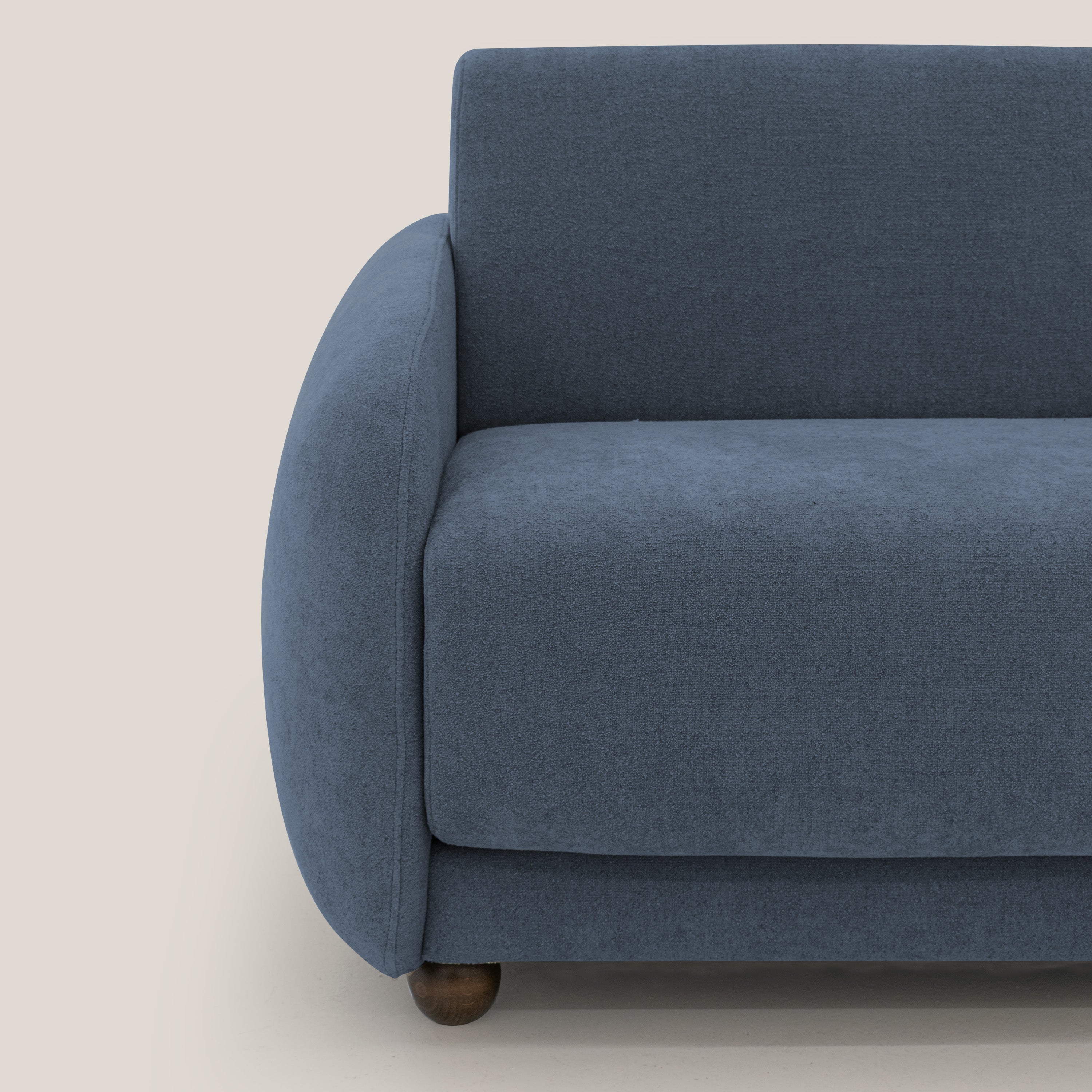 Giglio divano letto scandinavo japandi con materasso H18 cm in tessuto Bouclé impermeabile T07 blu - divani.store