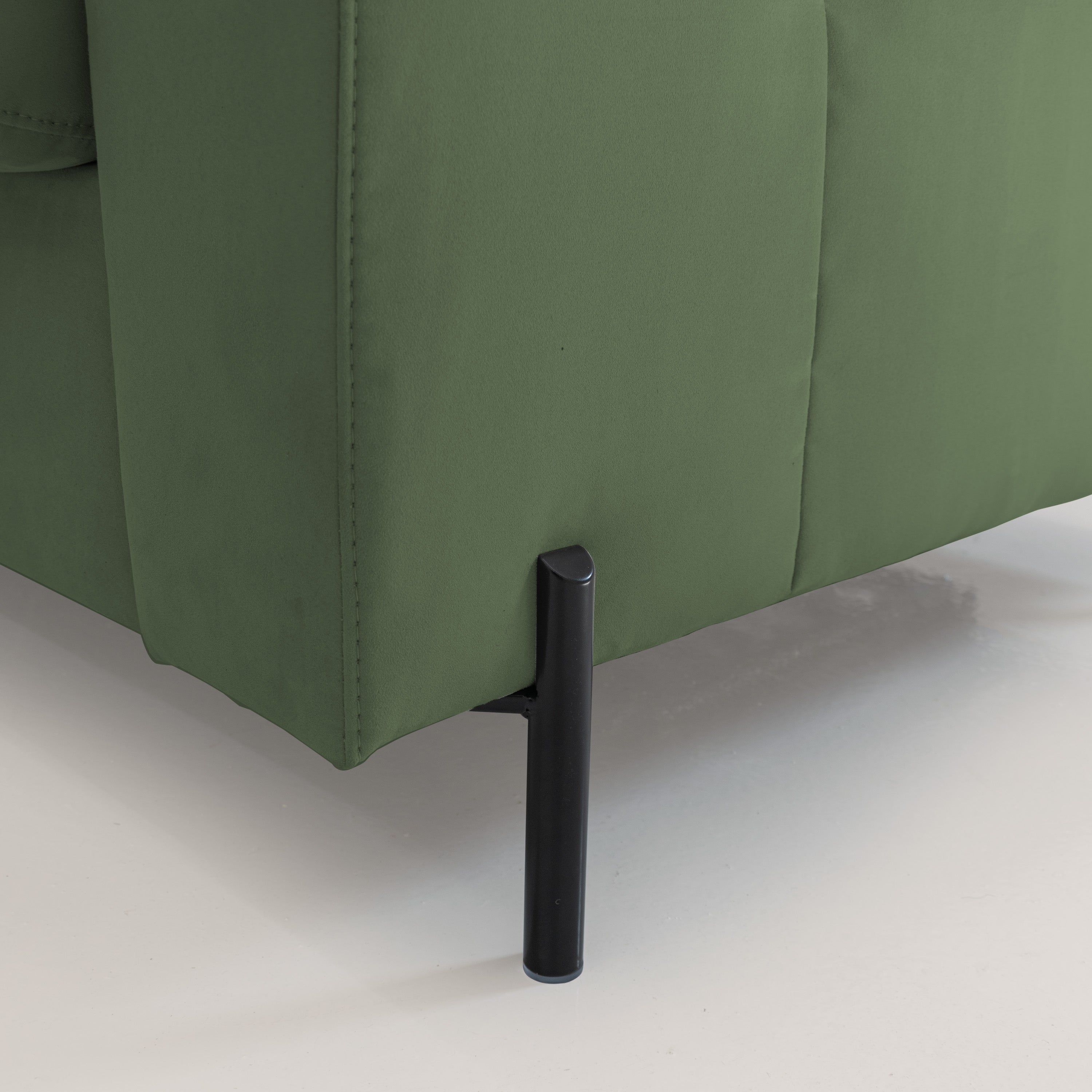 Ortensia divano letto materasso H18 cm con piedi alti in elegante microfibra smacchiabile T11 verde - divani.store