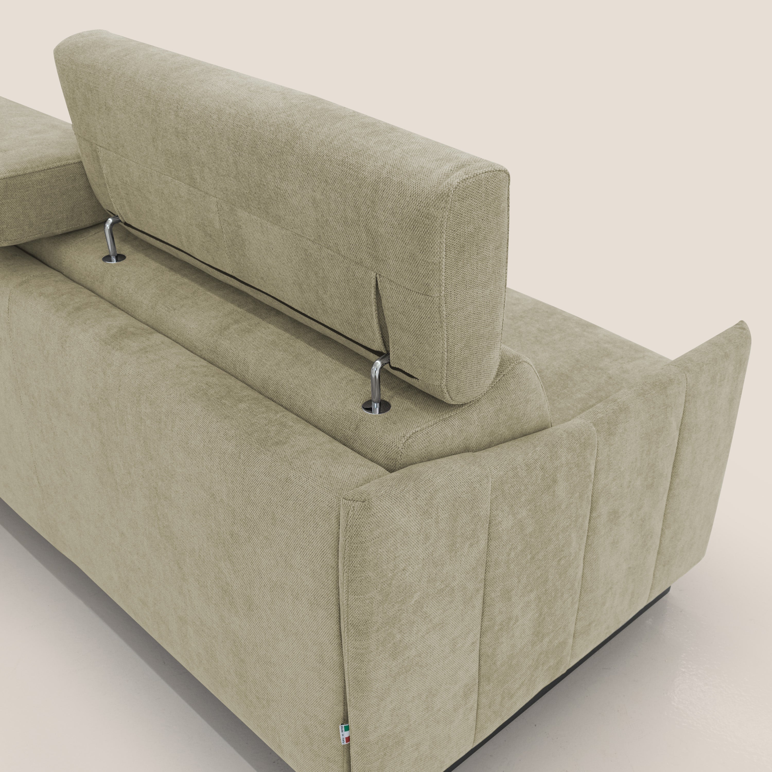 Loto divano letto salvaspazio materasso H18 cm con piedi alti in morbido tessuto impermeabile T14 beige - divani.store