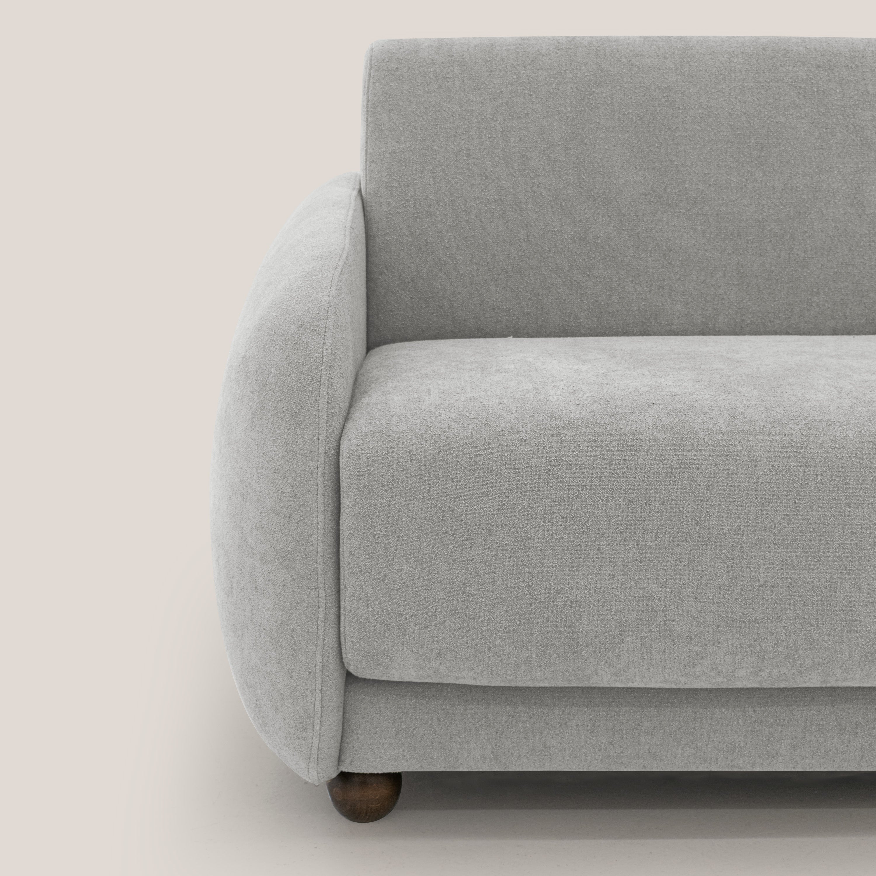 Giglio divano letto scandinavo japandi con materasso H18 cm in tessuto Bouclé impermeabile T07 grigio - divani.store