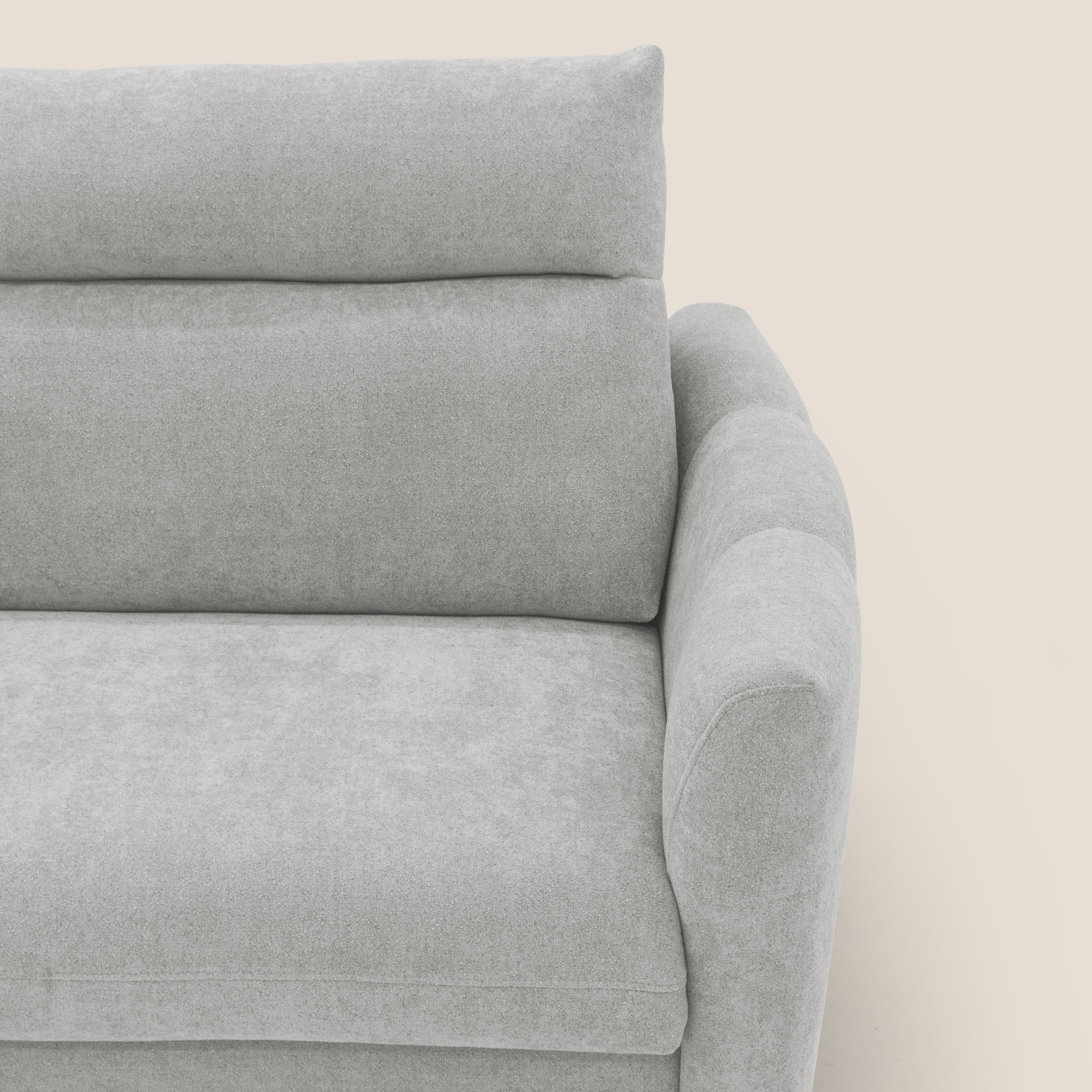 Peonia divano letto scandinavo con materasso H18 cm e morbido e alto schienale in tessuto Bouclé impermeabile T07 grigio - divani.store