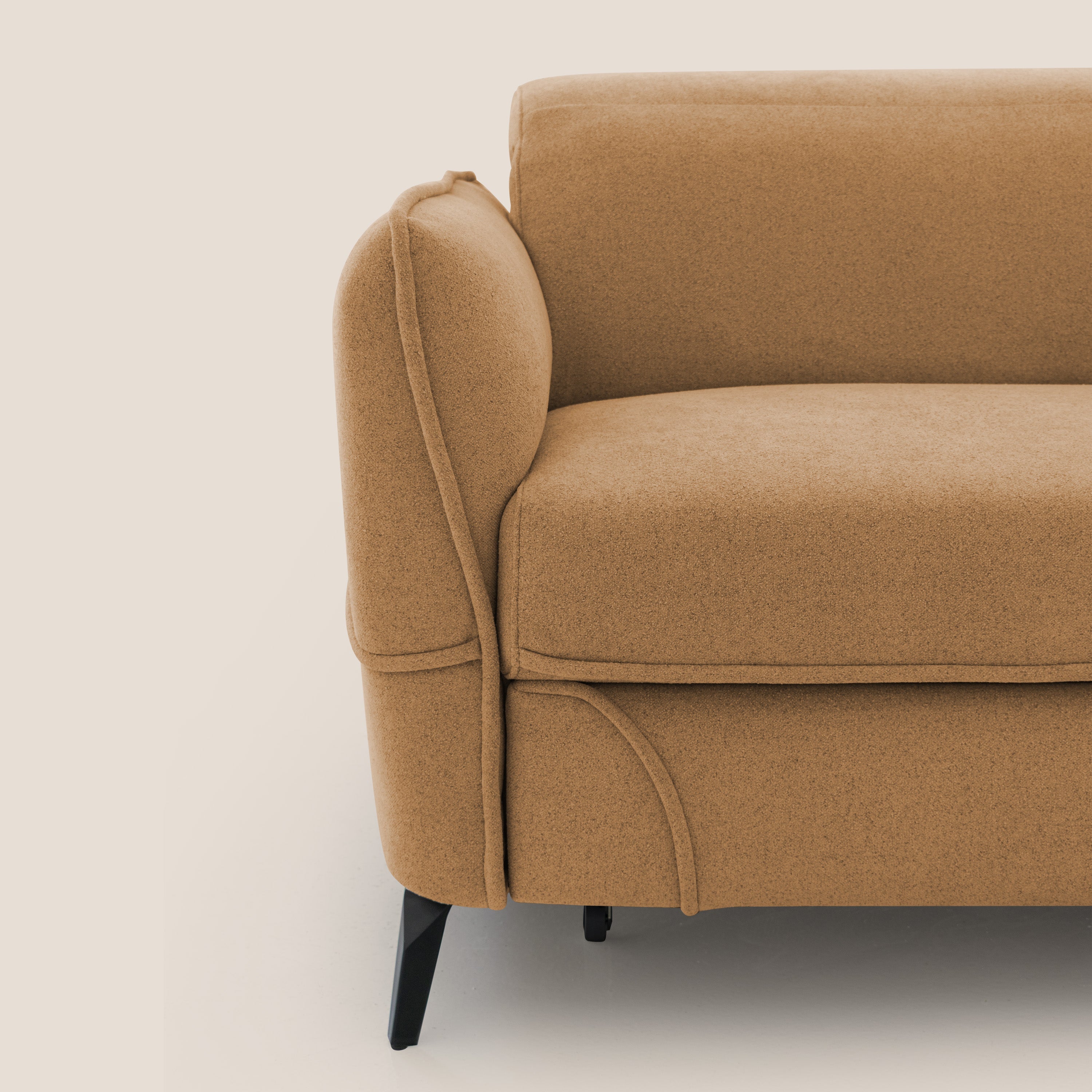 Bloom Divano con poggiapiedi estraibile piedini alti e poggiatesta reclinabili in tessuto bouclé impermeabile T07 arancio - divani.store