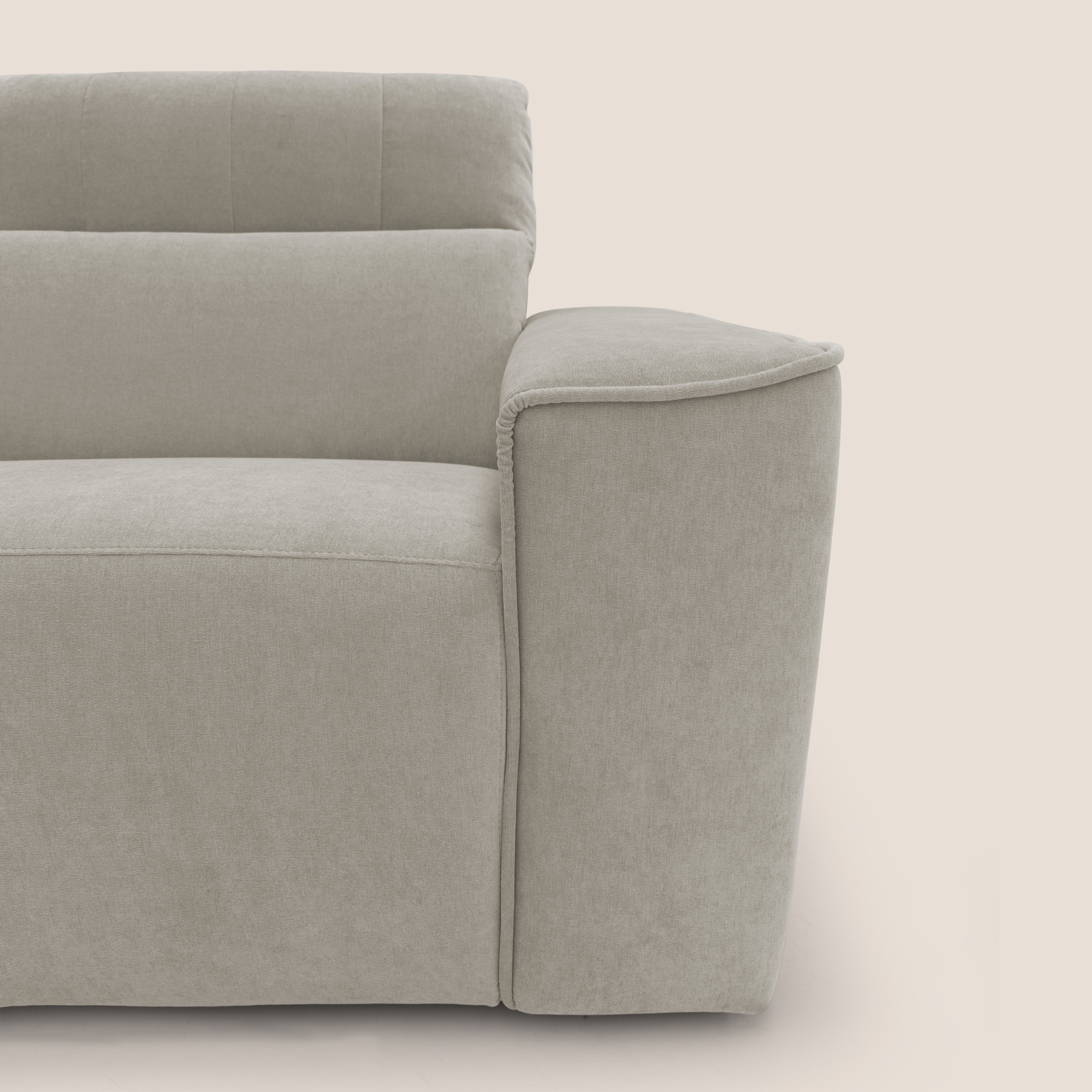 Clark Divano angolare con opzione relax elettrico in tessuto smacchiabile impermeabile T17 panna - divani.store