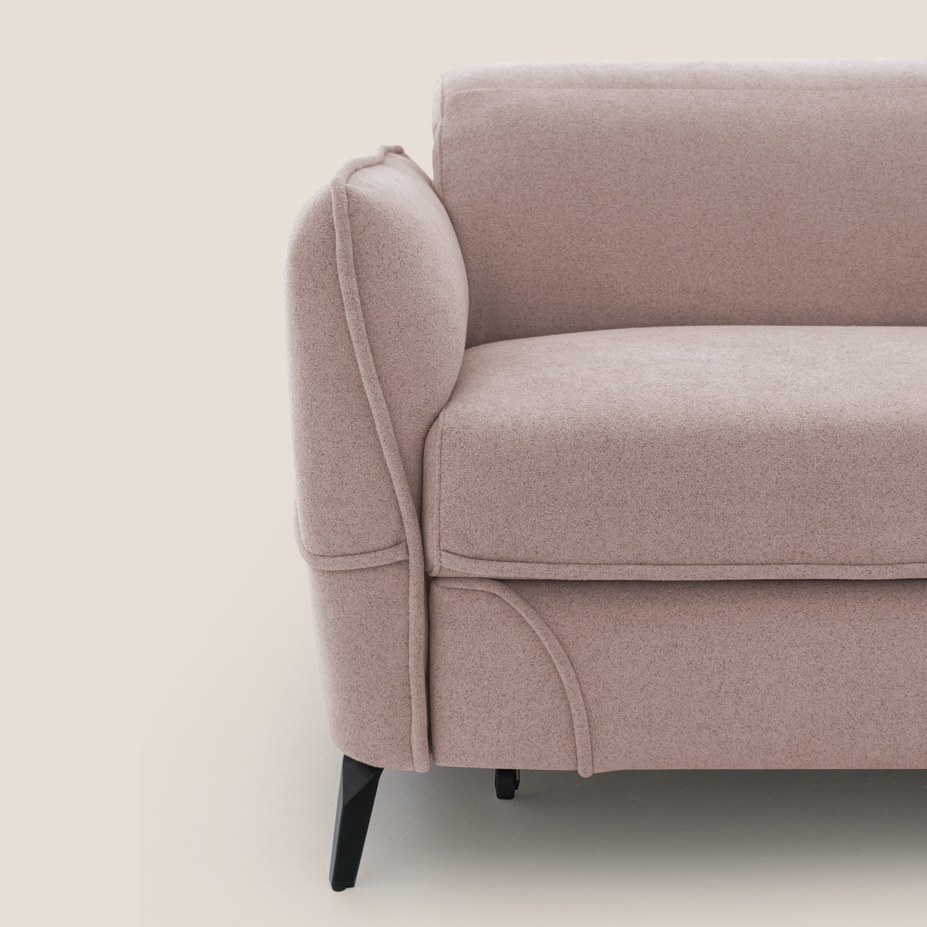 Bloom Divano con poggiapiedi estraibile piedini alti e poggiatesta reclinabili in tessuto bouclé impermeabile T07 rosa - divani.store