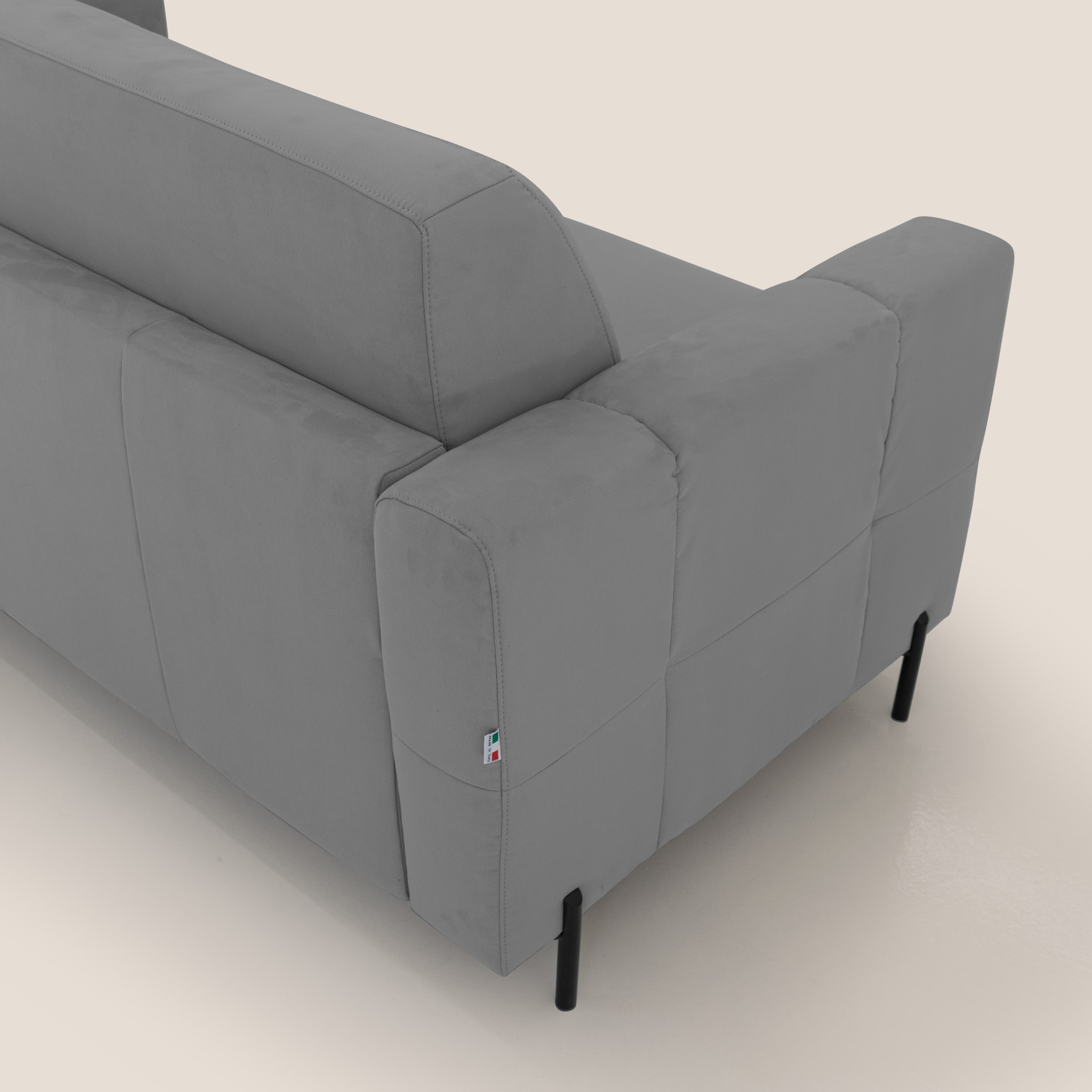 Ortensia divano letto materasso H18 cm con piedi alti in elegante microfibra smacchiabile T11 grigio - divani.store