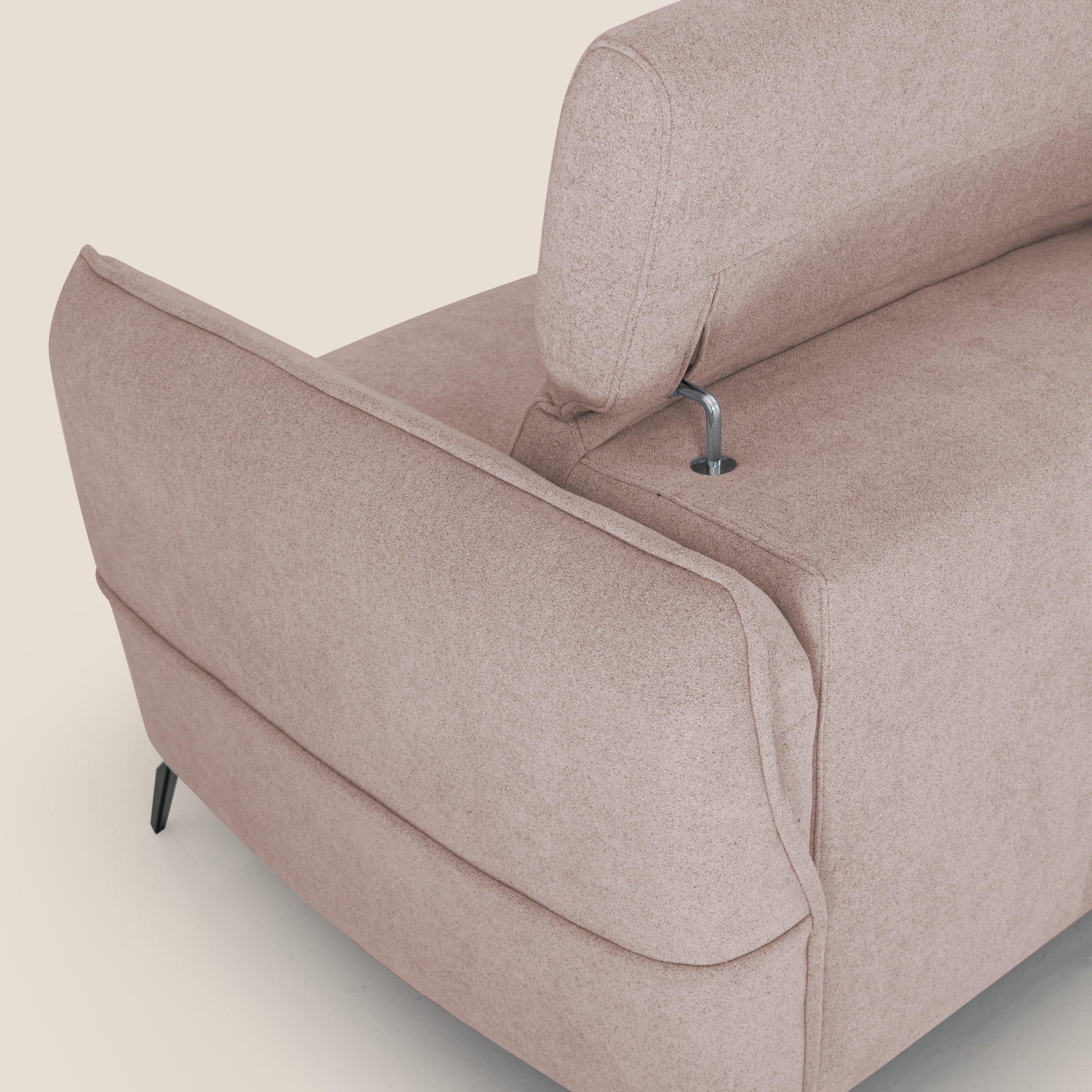 Bloom Divano con poggiapiedi estraibile piedini alti e poggiatesta reclinabili in tessuto bouclé impermeabile T07 rosa - divani.store