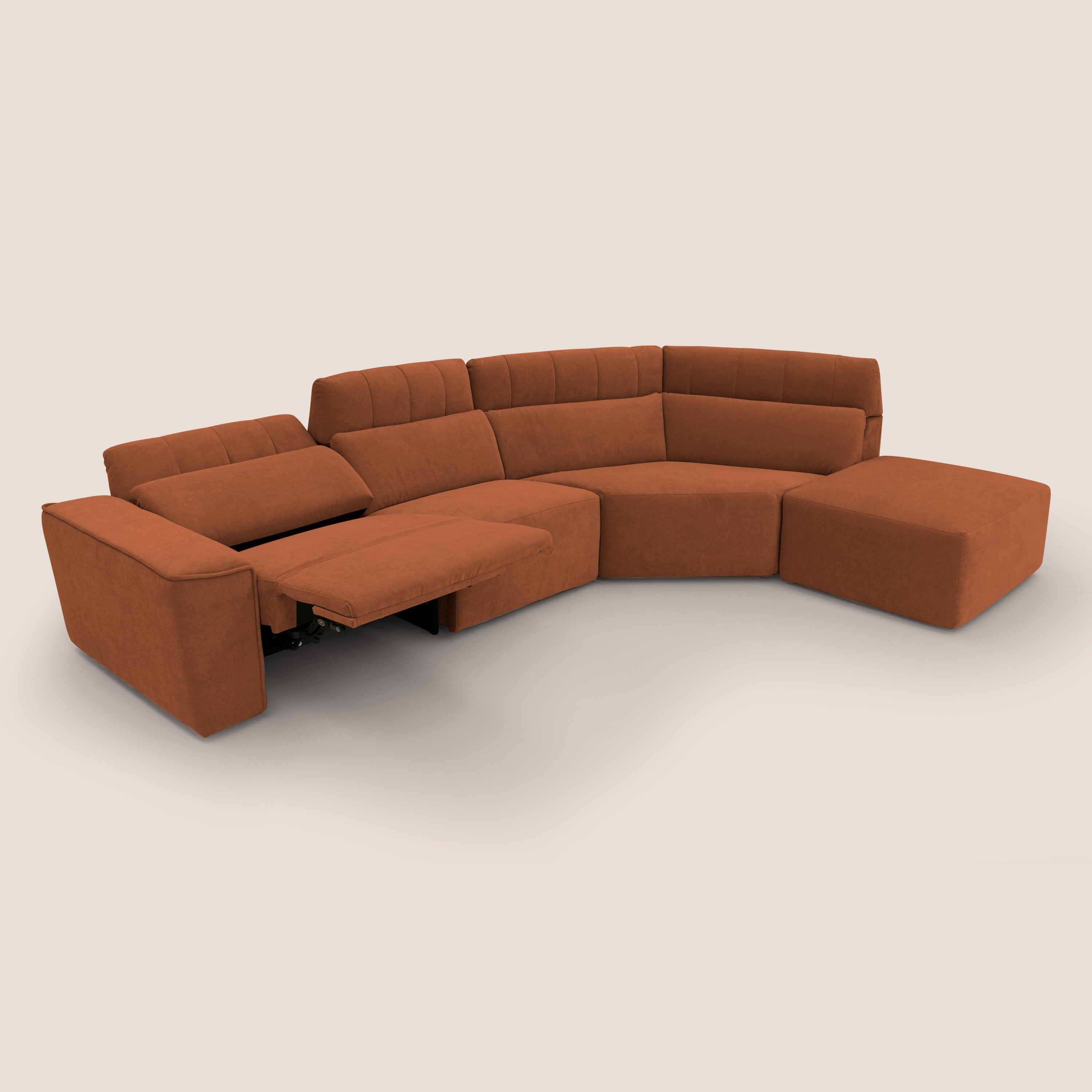 Clark Divano angolare con opzione relax elettrico in tessuto smacchiabile impermeabile T17 arancio - divani.store