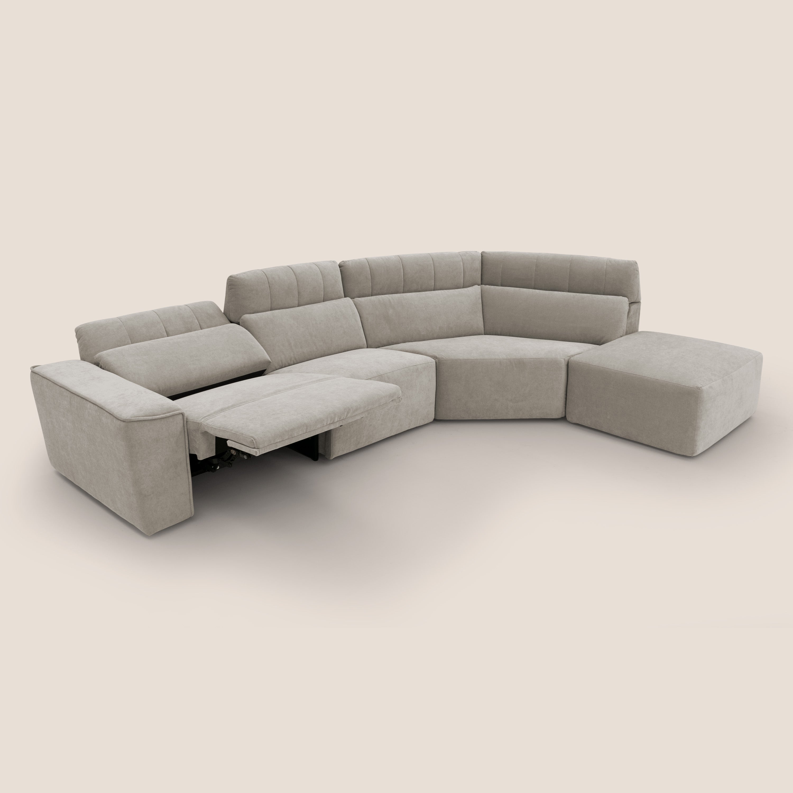 Clark Divano angolare con opzione relax elettrico in tessuto smacchiabile impermeabile T17 beige - divani.store