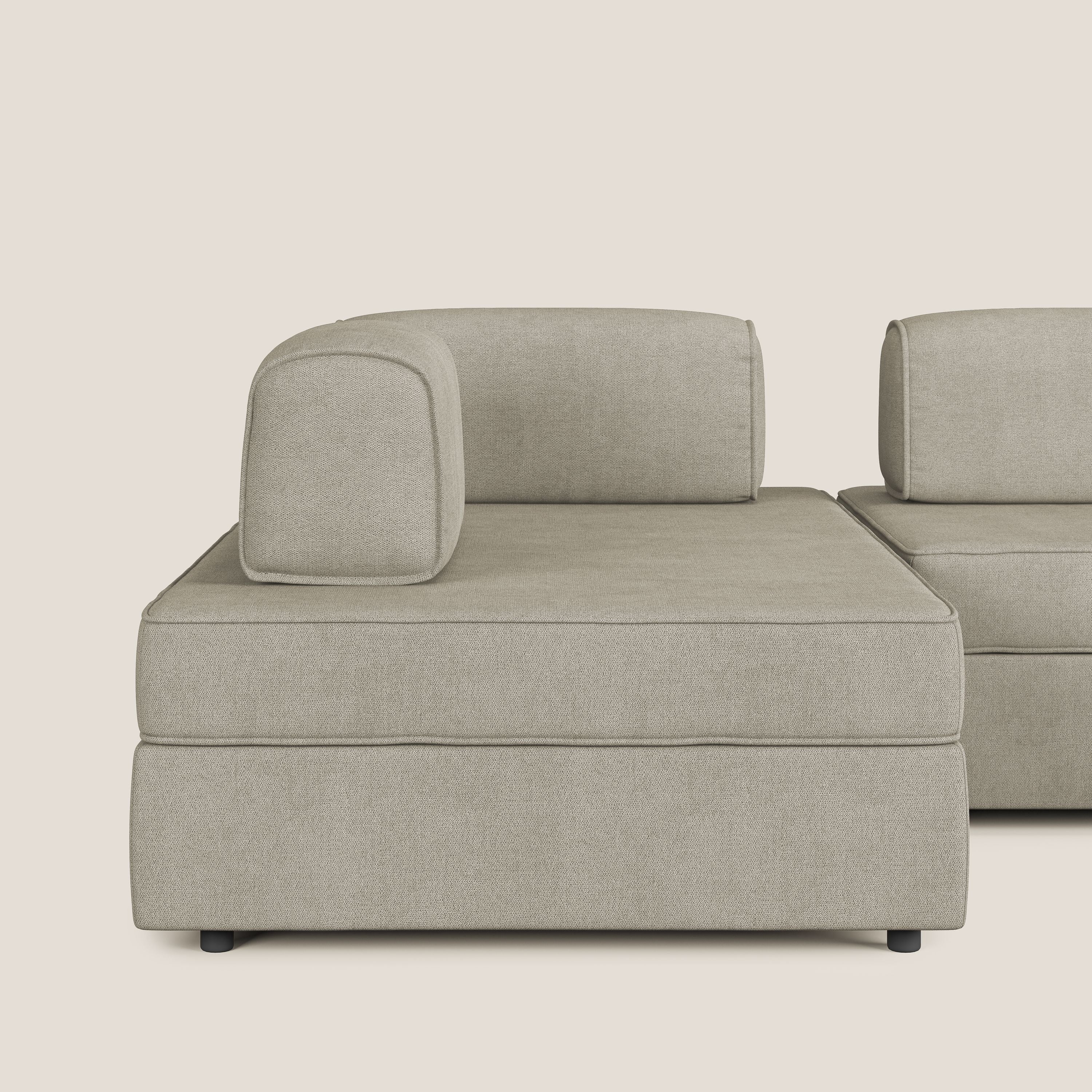 Liberty divano panoramico con pouf estraibile e schienali movibili in tessuto morbido impermeabile T02 panna - divani.store