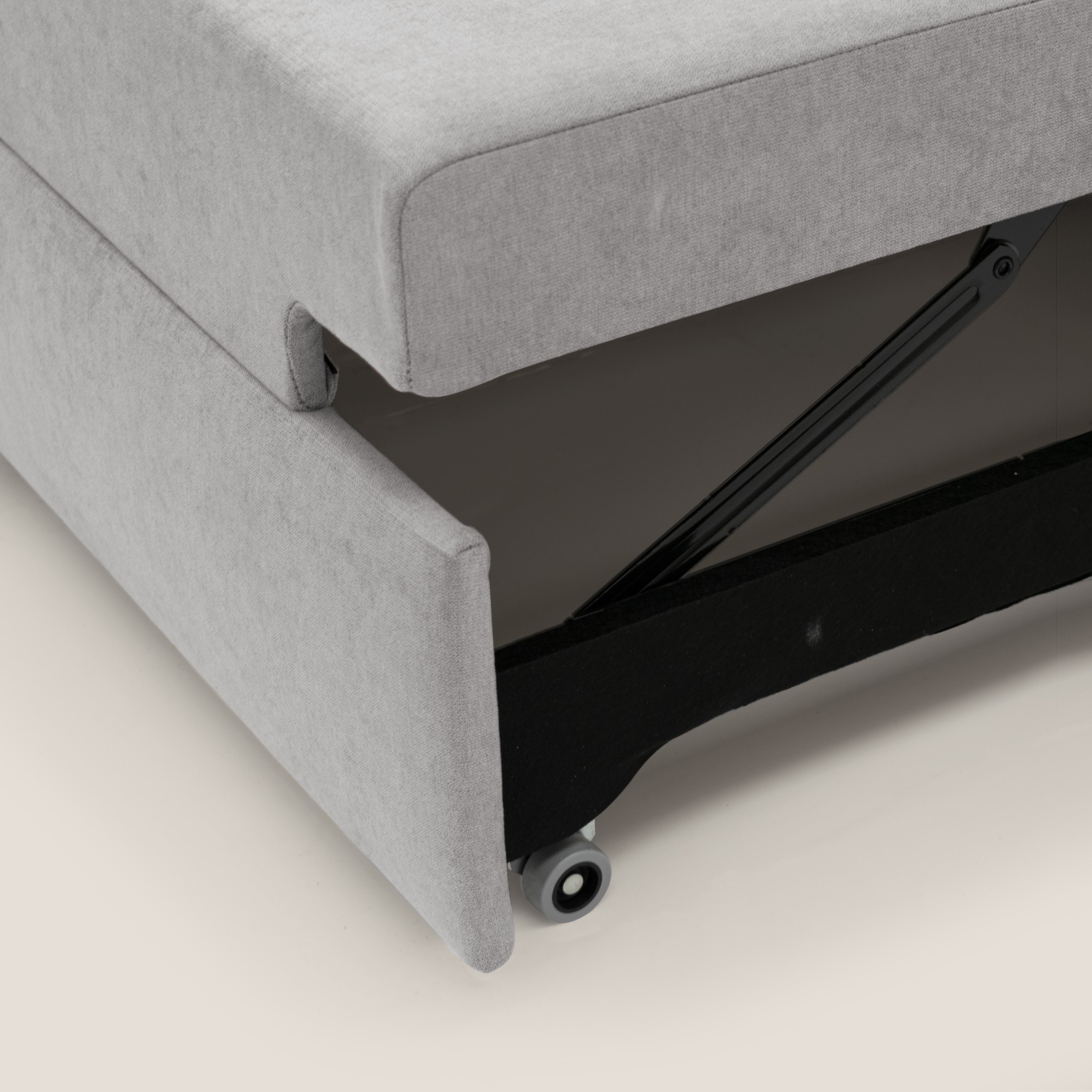 Minerva divano con pouf estraibile poggiapiedi in tessuto morbido impermeabile T02 grigio chiaro - divani.store