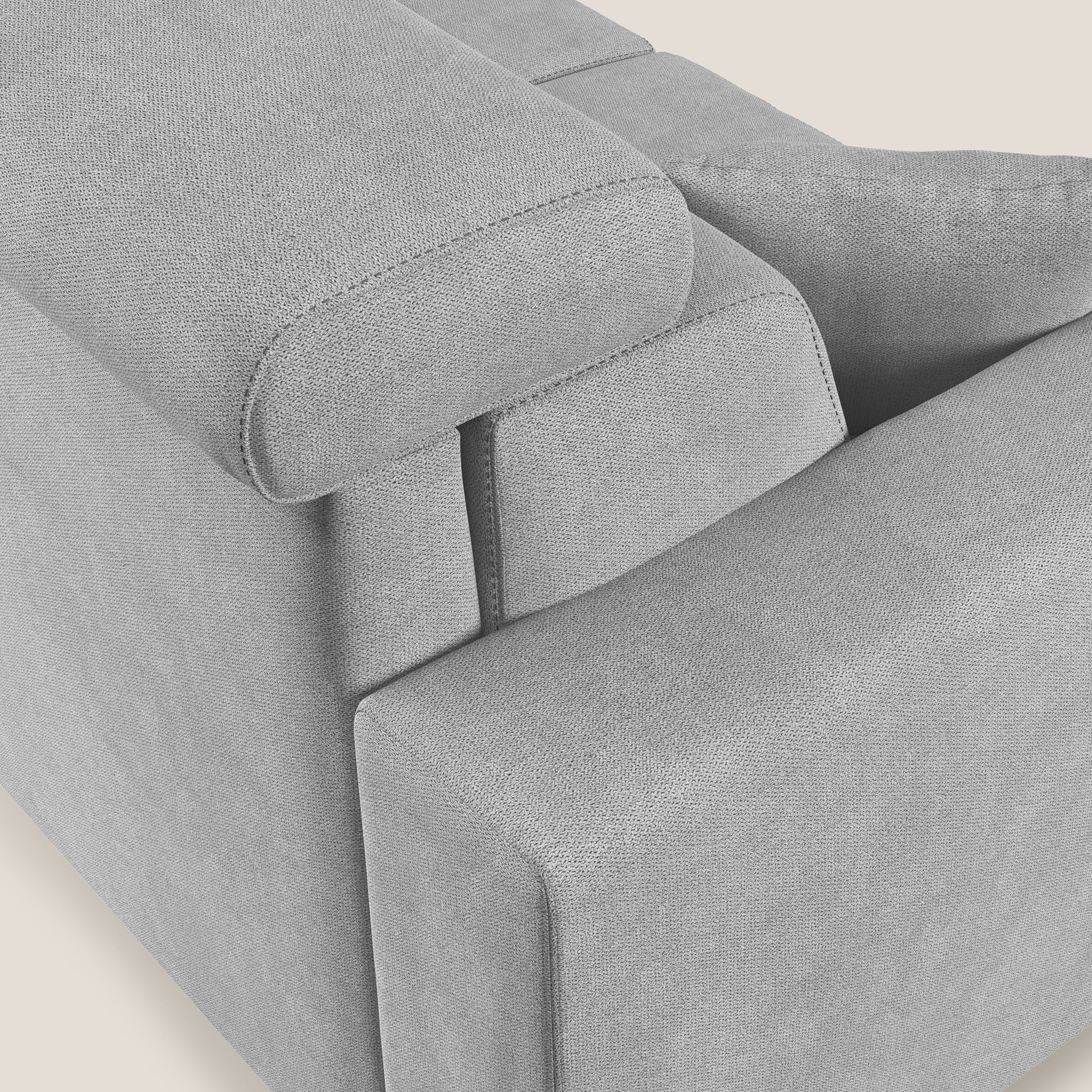 Pegaso divano letto angolare con poggiatesta reclinabili e rivestimento impermeabile T02 grigio chiaro - divani.store