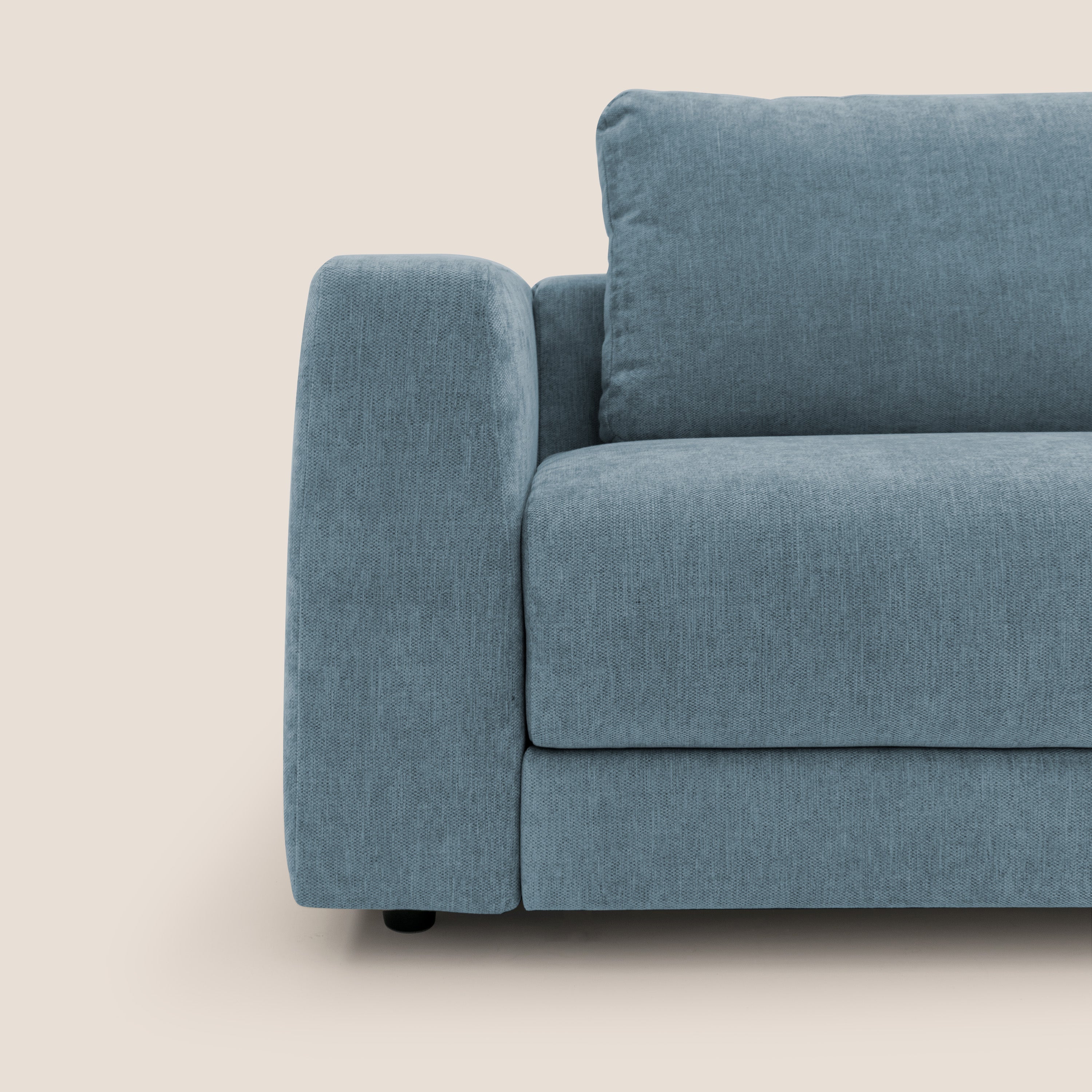 Freia Divano letto minimal materasso h15 cm con morbidi schienali in tessuto impermeabile T14 carta da zucchero - divani.store