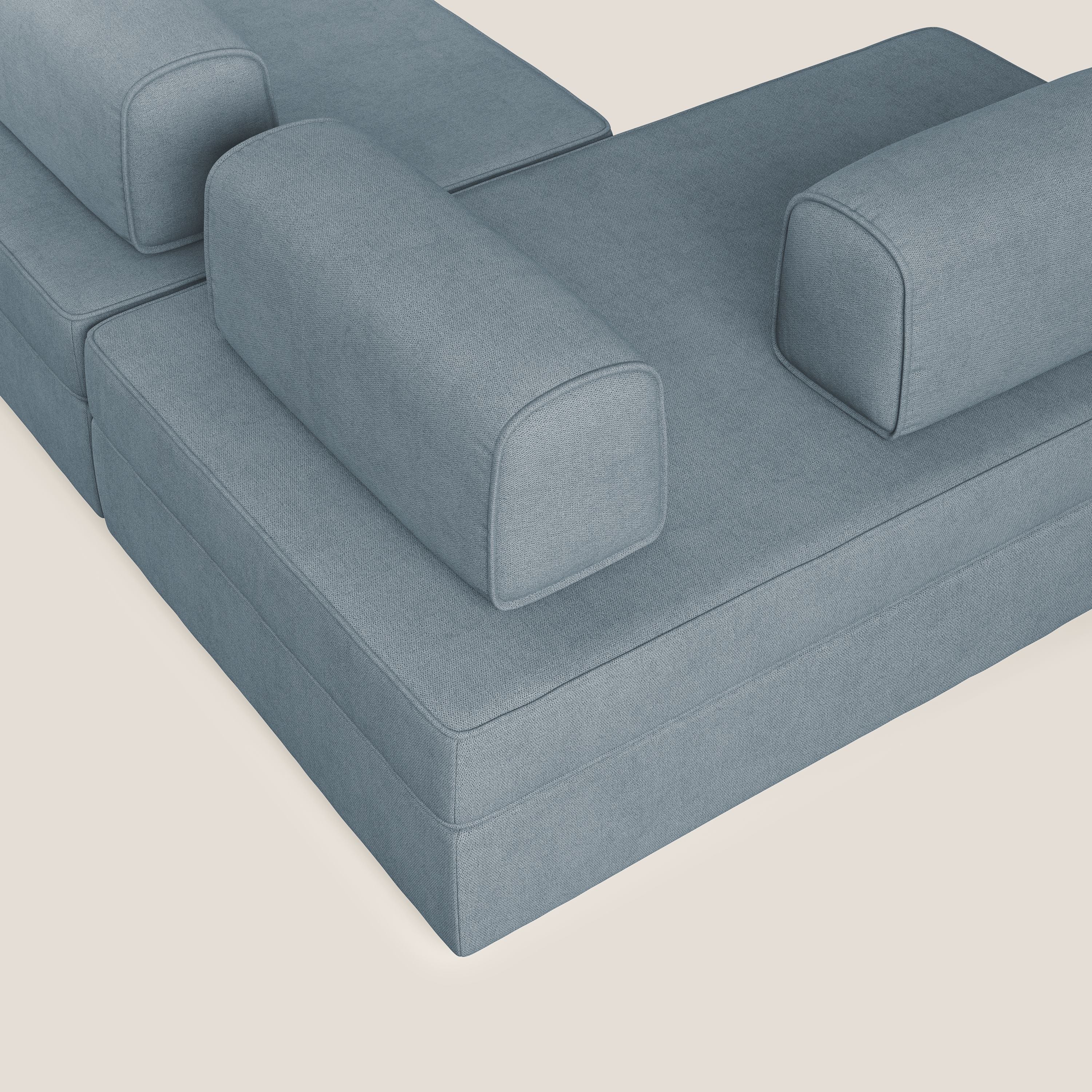 Liberty divano panoramico con pouf estraibile e schienali movibili in tessuto morbido impermeabile T02 carta da zucchero - divani.store