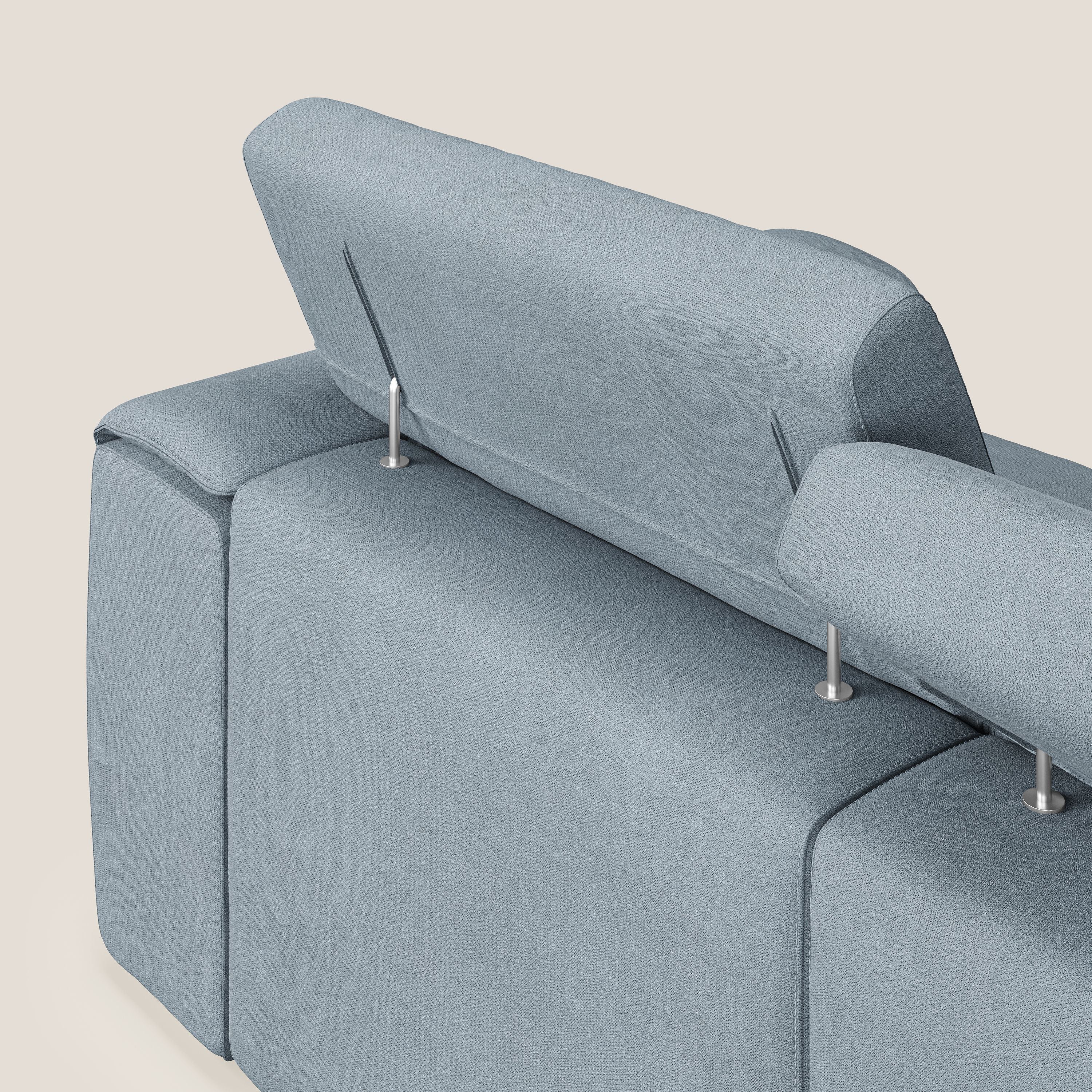 Zeno Divano con pouf estraibile poggiapiedi a 3 sedute in tessuto morbido impermeabile T02 carta da zucchero - divani.store