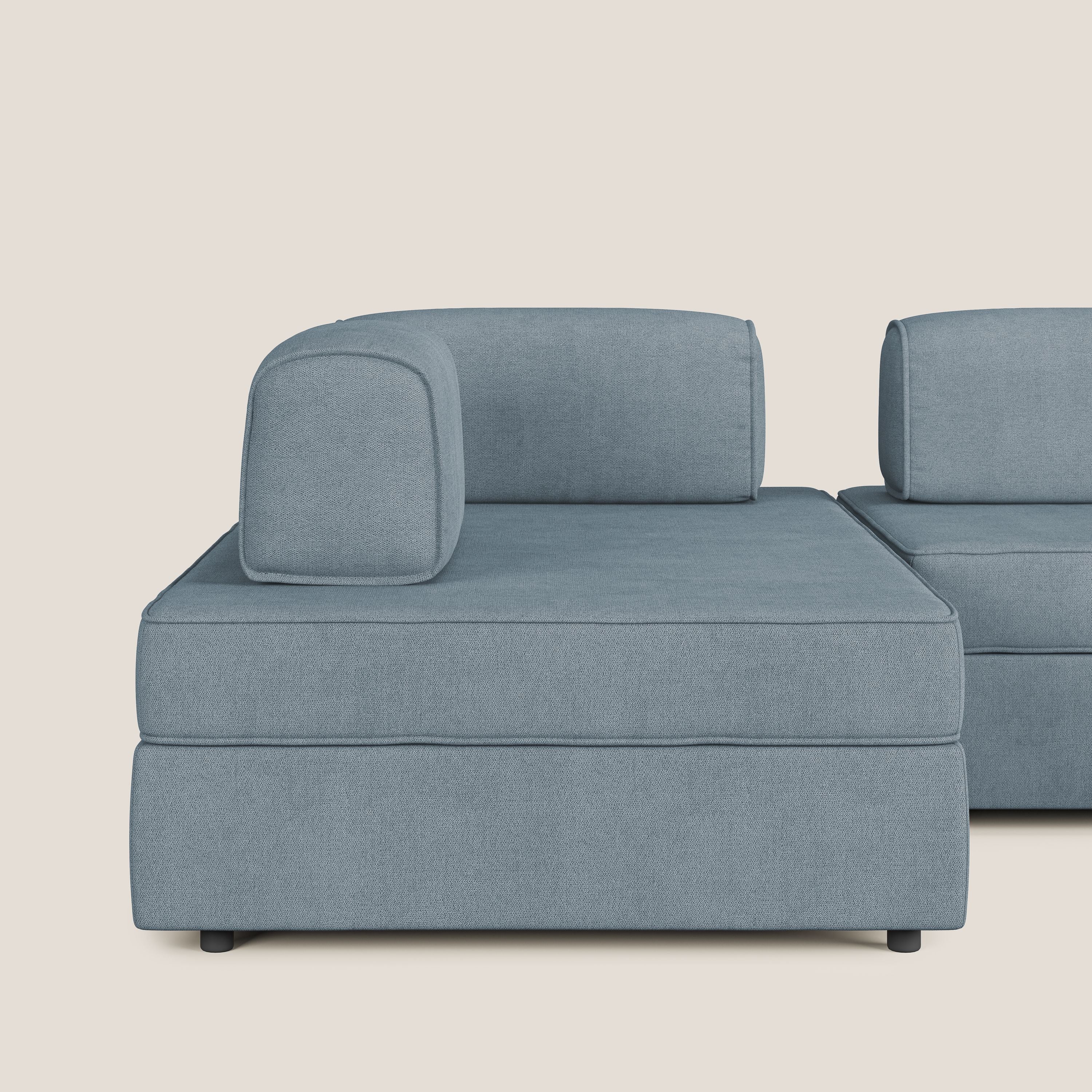 Liberty divano panoramico con pouf estraibile e schienali movibili in tessuto morbido impermeabile T02 carta da zucchero - divani.store