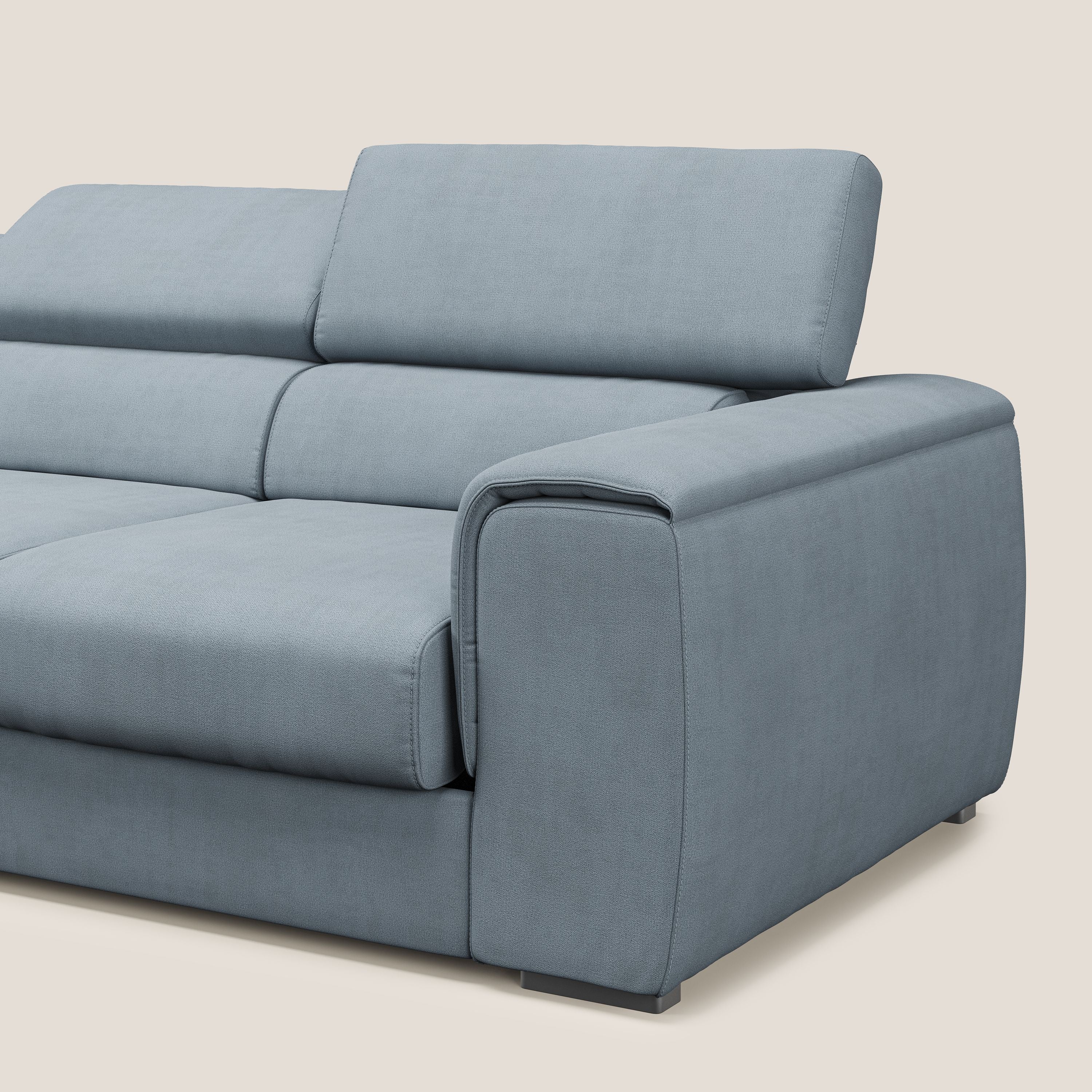 Zeno Divano con pouf estraibile poggiapiedi a 3 sedute in tessuto morbido impermeabile T02 carta da zucchero - divani.store