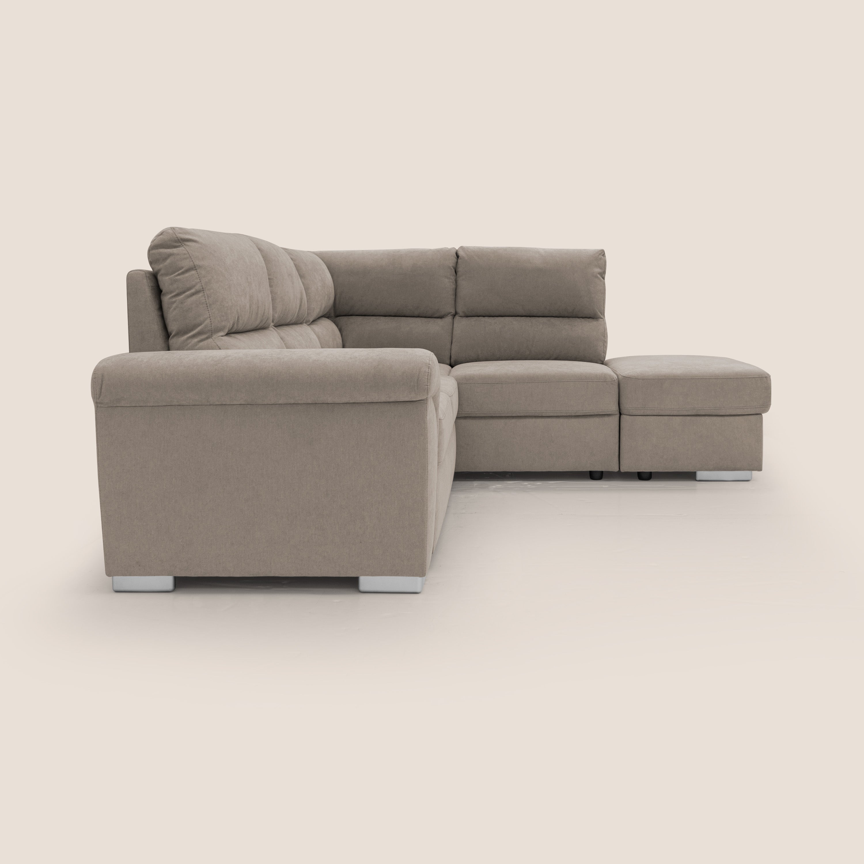 Minerva divano angolare con estraibile a cassettone e pouf contenitore in tessuto morbido impermeabile T02 beige - divani.store