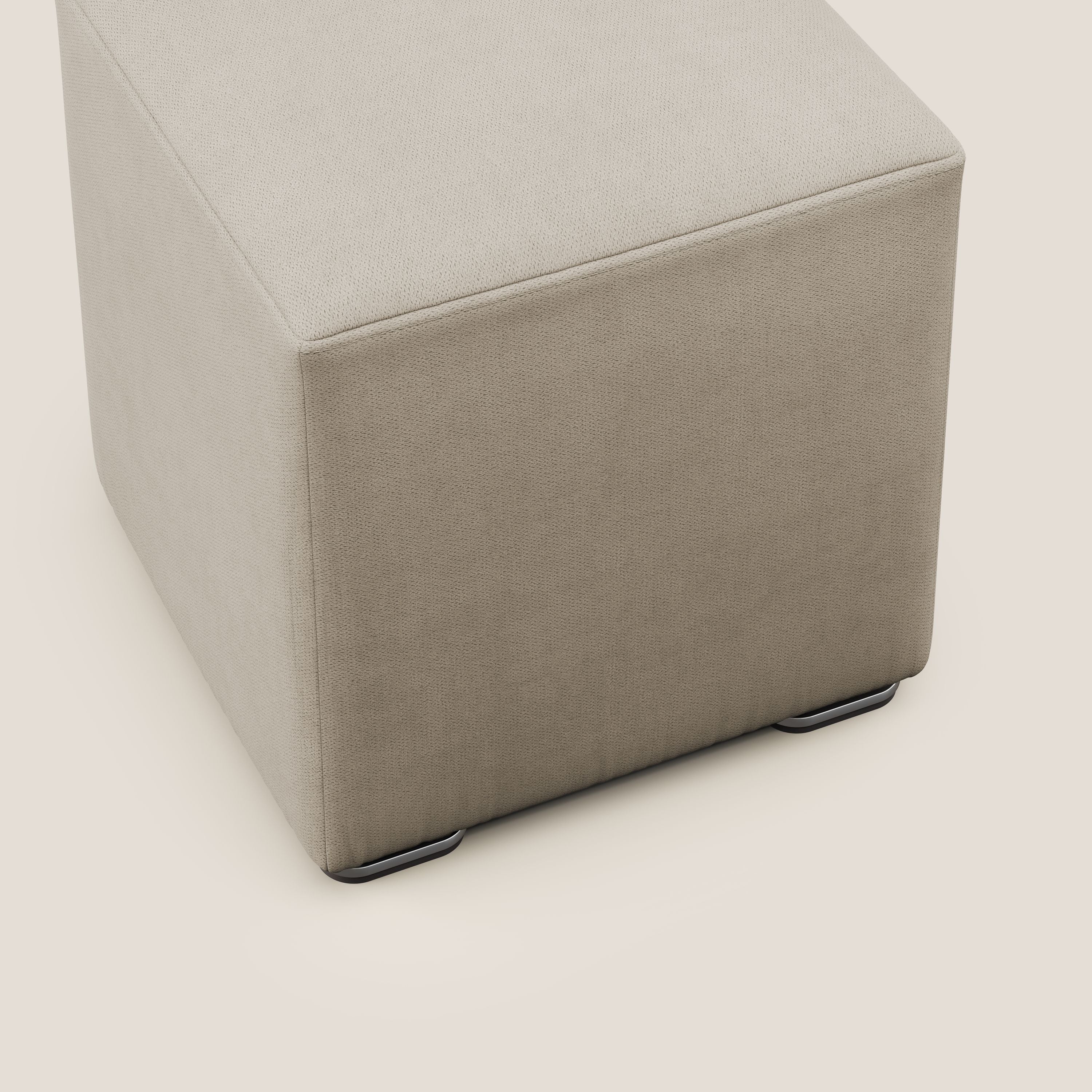 Cube pouf in tessuto morbido impermeabile T02 beige - divani.store