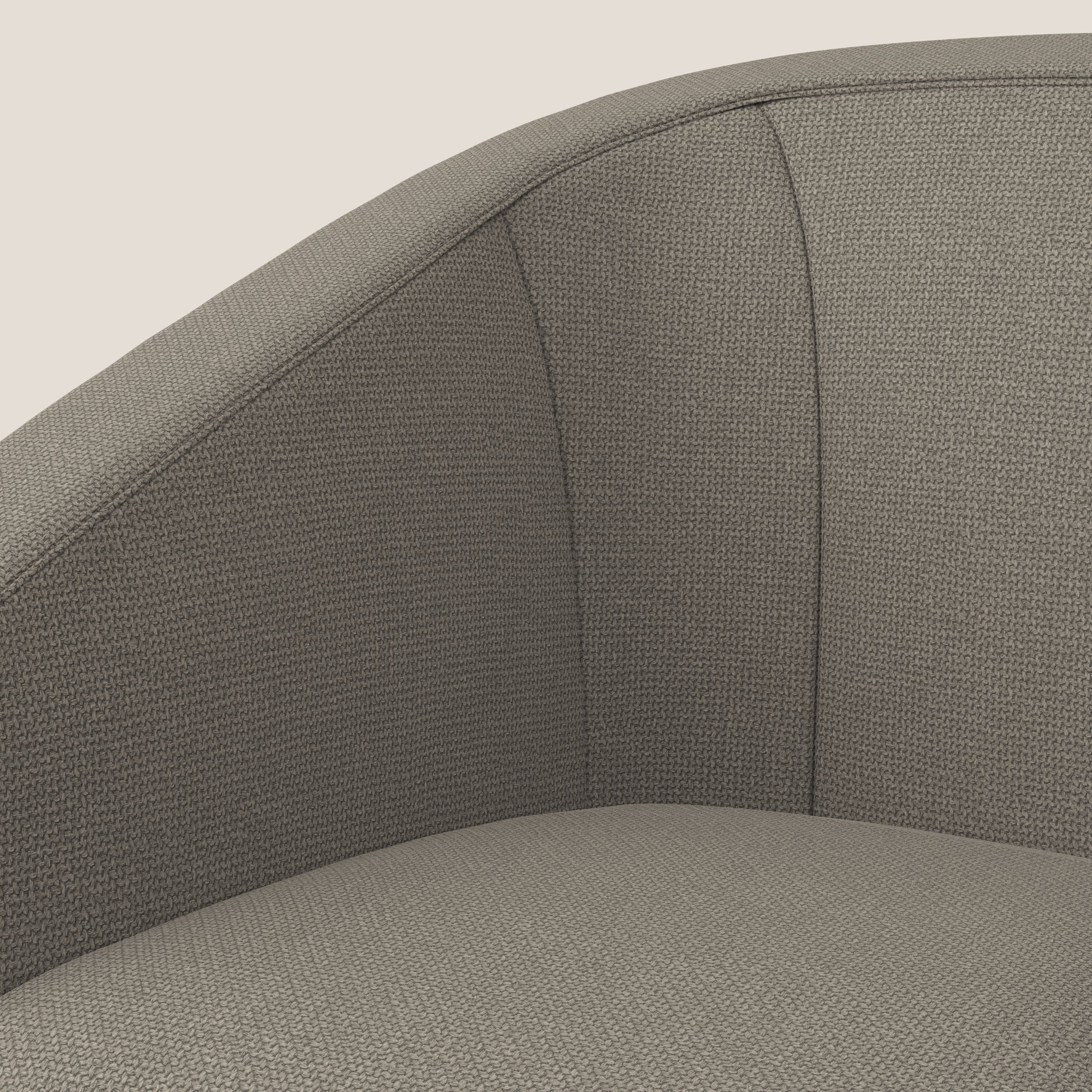 Cloe Poltroncina in tessuto smacchiabile con acqua QuickClean T08 tortora - divani.store